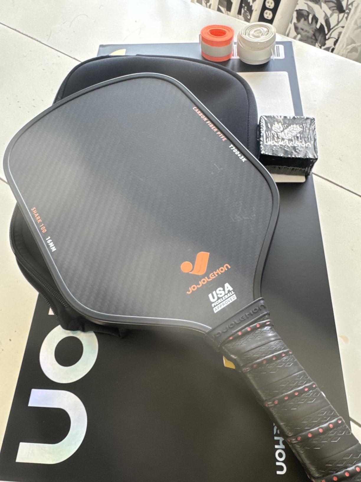JOJOLEMON Pickleball Paddles, Carbon Fiber Pickleball Paddle with a 16mm Shark Power Polymer Core customer photo 2