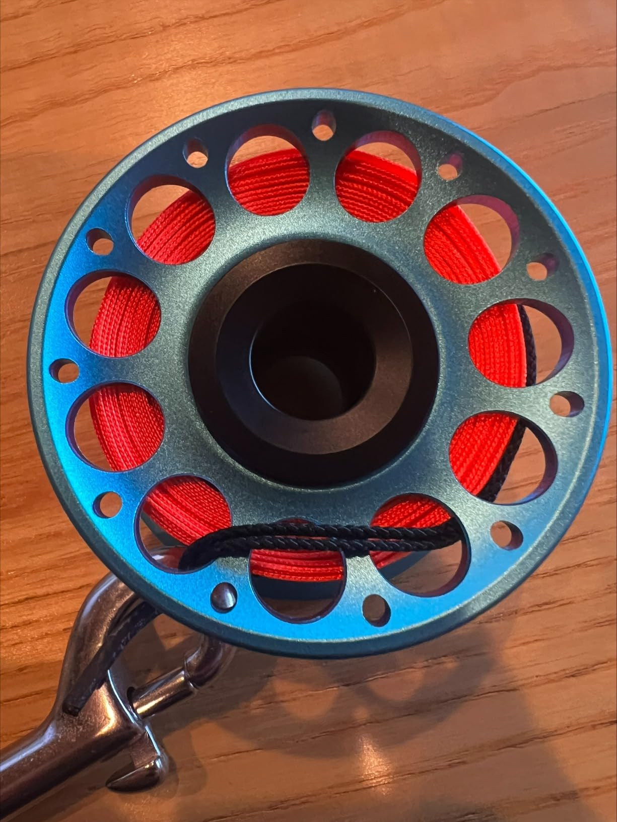Scuba Diving Reel, Large Spinning Spool Finger Reel with Double-Ended Bolt Snap Clip with 30m/100ft High Visibility Line Aluminum Dive Reel for Wreck Cave Diving Spearfishing Fishing (Blue Reel) customer photo 2