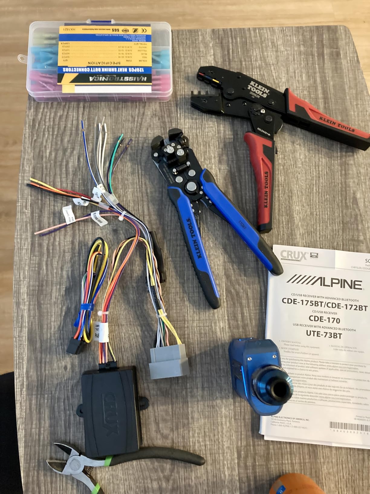 Klein Tools 3000CRKIT Ratchet Crimping Tool Set, (4) Interchangeable Dies for Heat Shrink, Non-Insulated, Insulated and Ferrule Terminal Connectors customer photo 2