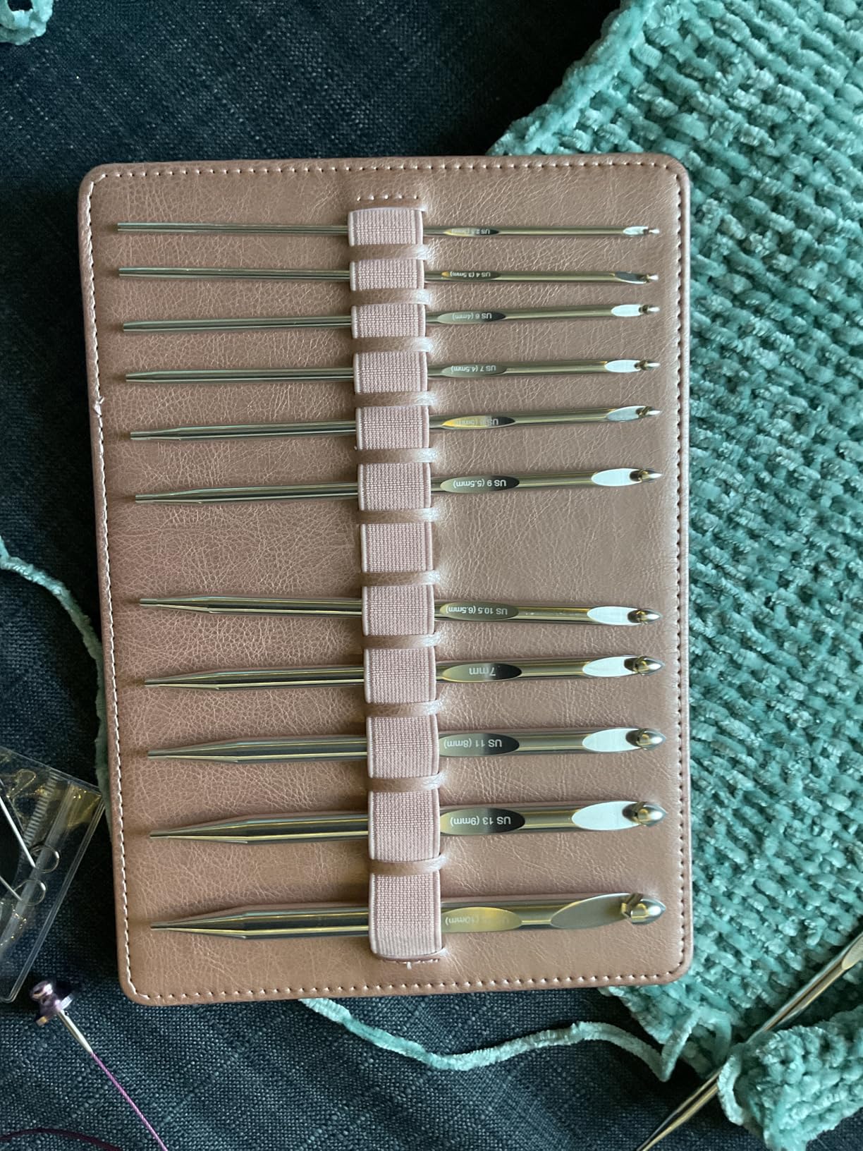 Tunisian Crochet Hooks Set Aluminum Metal Interchangeable Crochet Hook with Cable 3mm-10mm Ergonomic Crochet Hooks for Arthritic Hands 26Pic (Pink) customer photo 2