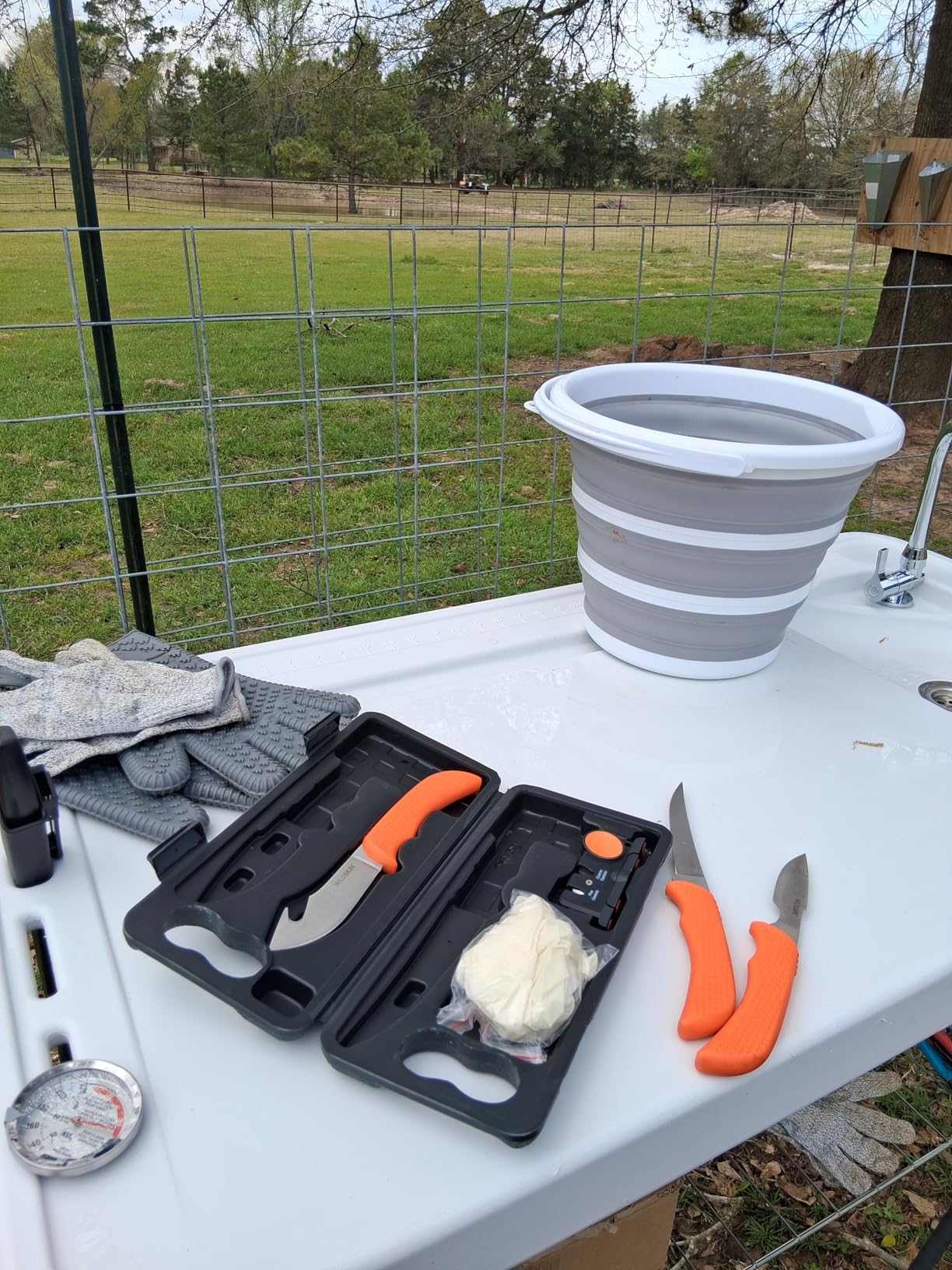 OUTDOOR EDGE Wild Roll Pack - 5-Piece Hunting Kit & Game Processing Set - Includes Gut Hook Skinning Knife, Caping Knife, Boning Blade & Two Stage Sharpener customer photo 1