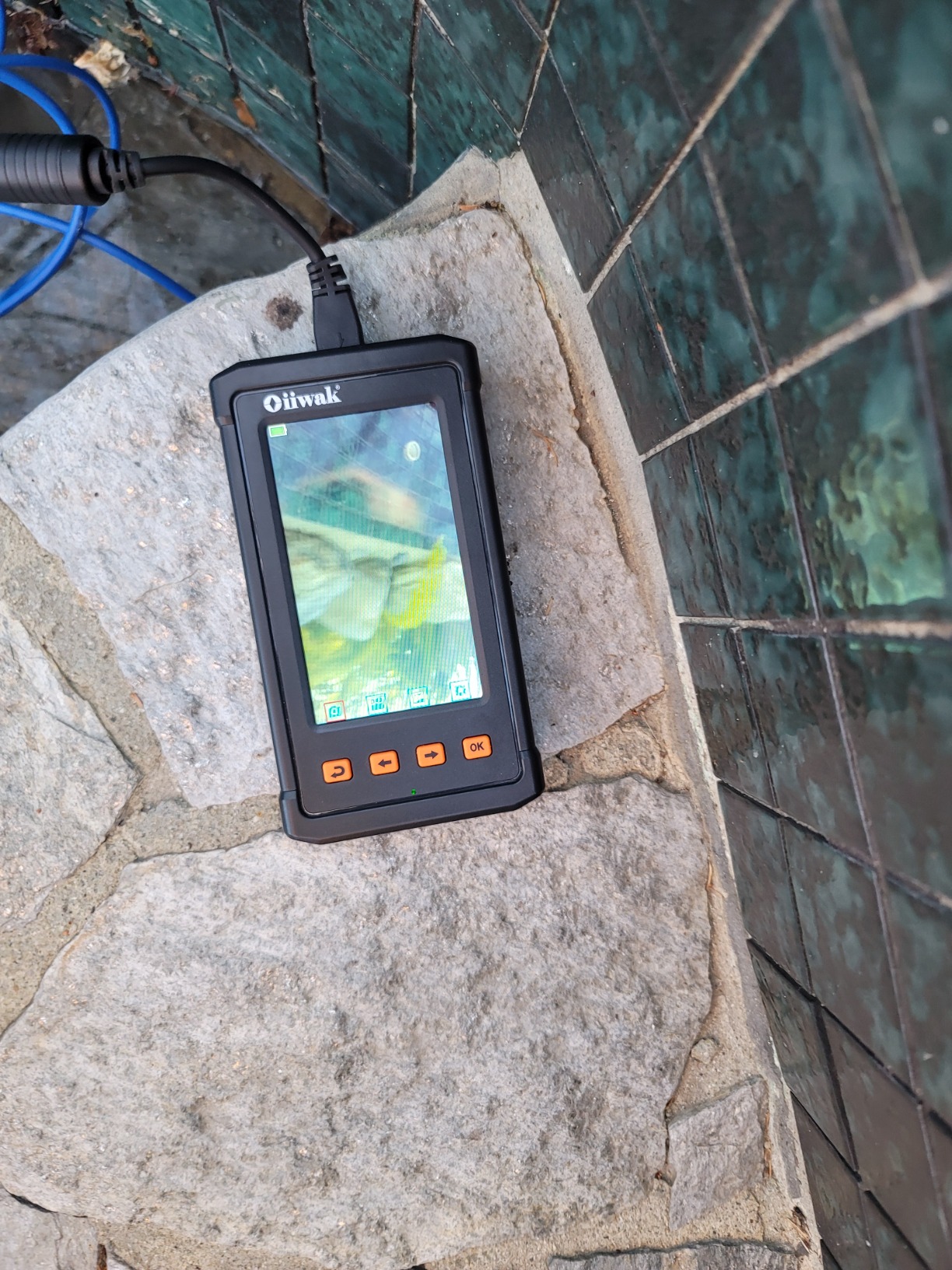 Oiiwak 512Hz Pipe Locators Receiver, Underground Pipe Sewer Inspection Drain Locator with LED Screen Portable and Durable with Headphones customer photo 1
