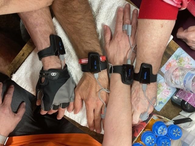 Wellue Wrist Pulse Oximeter with Audio Reminder | Bluetooth Blood Oxygen Monitor Rechargeable for Continuous SPO2 Tracking with 72 Hours Battery Life, Free APP & PC Reports, Style 2 customer photo 1
