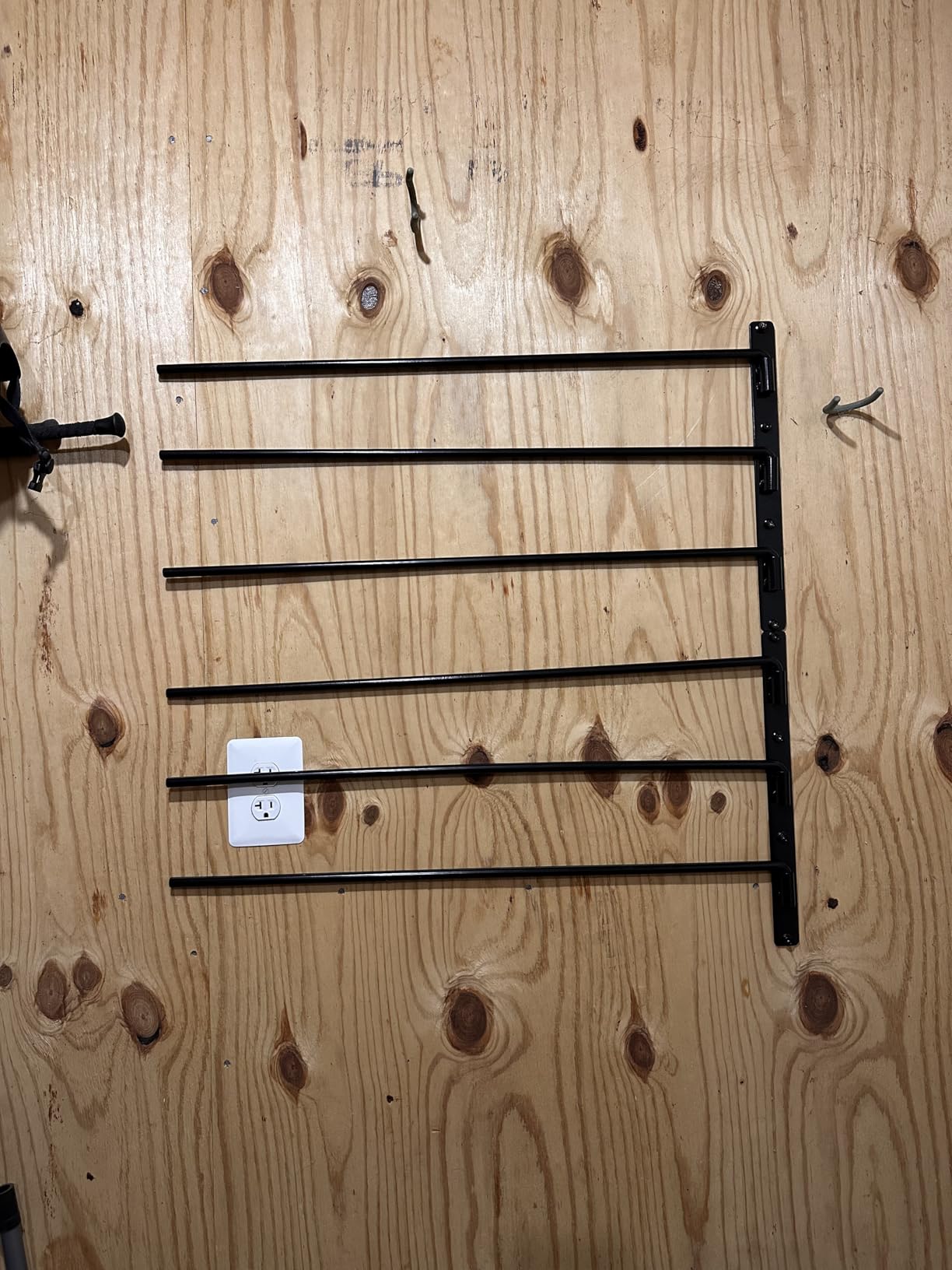VEVOR Freestanding Saddle Stand, 30 x 30 x 68.5 in, 3 Tiers Saddle Rack, Heavy Duty Saddle Blanket Holder with Removable & Rotating Tiers, English & Western Saddle Rack for Tack Room Organization customer photo 1