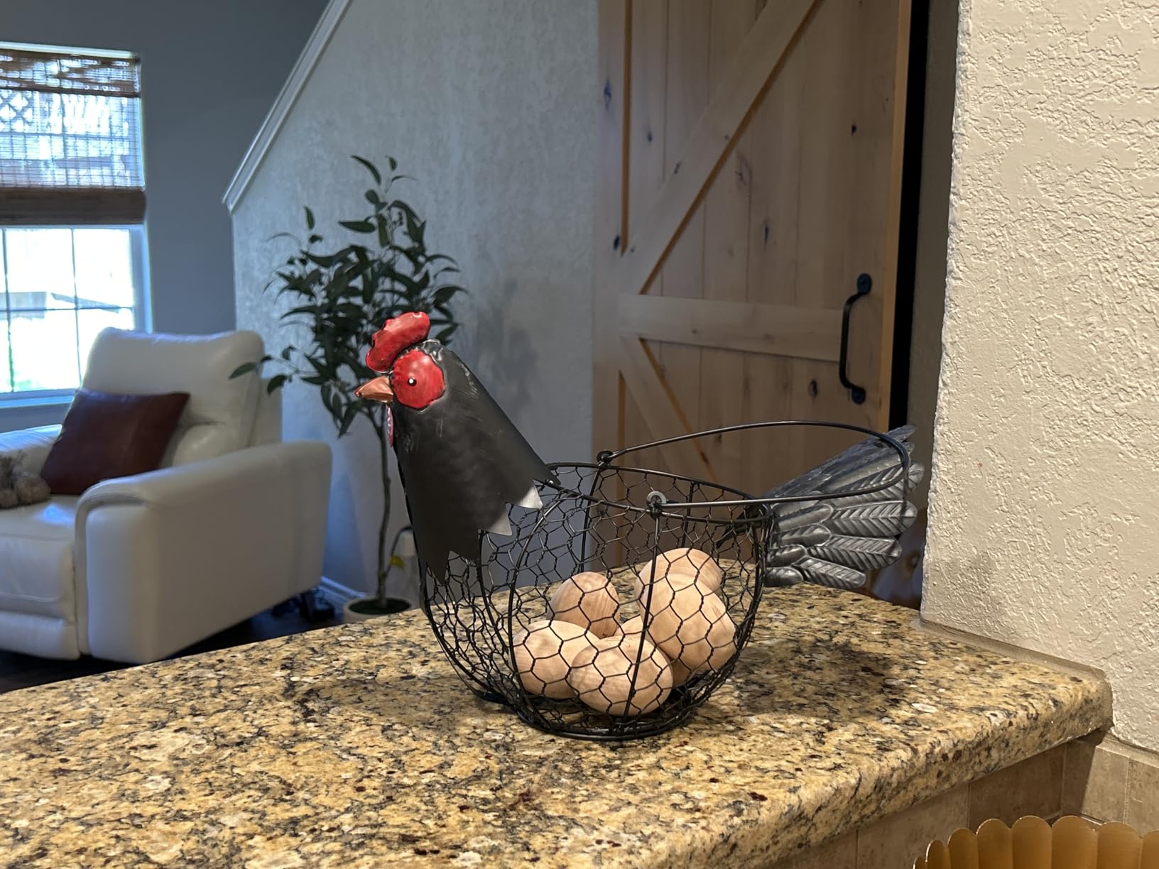 Chicken Egg Basket, Egg Collecting Baskets, Metal Wire Egg Basket with Handle, Farmhouse Chicken Decor, Rustic Black Rooster Chicken Shaped Fruit Bowl Countertop Holder for Home Kitchen Decoration customer photo 1