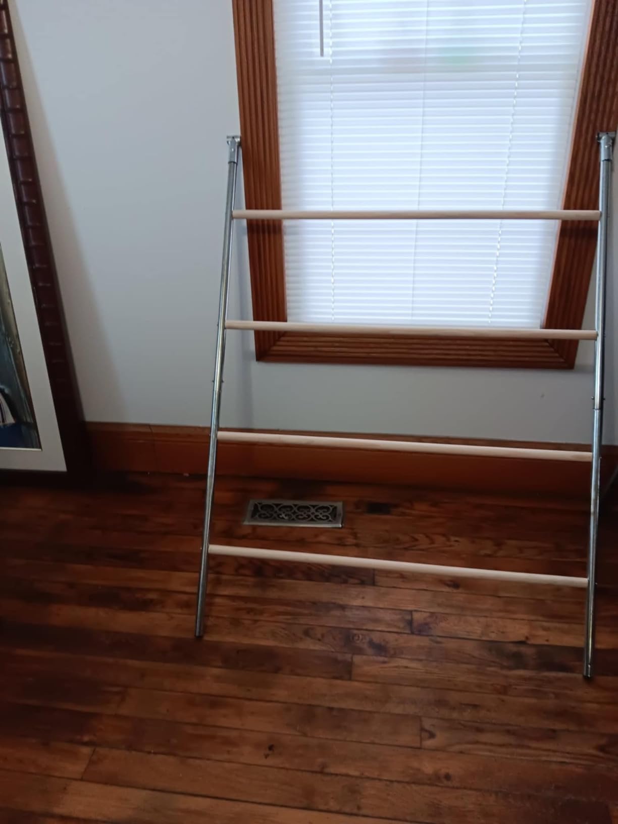 Large Chicken Roosting Bars with Swing (74.4