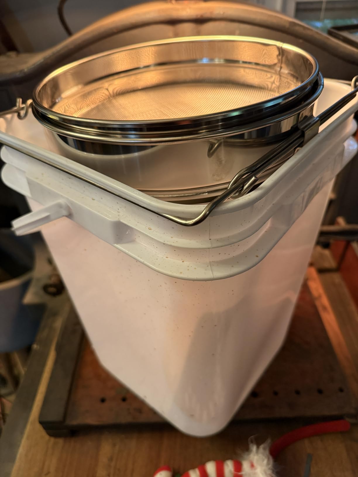 Threehoney 5 Gallon Honey Bucket with Spigot and Stainless Steel Filters Set Honey Extractor Equipment Food-Grade Bucket with Spigot for Bee Keeping Supplies Extracting Storage(White, 5 Gallon) customer photo 2