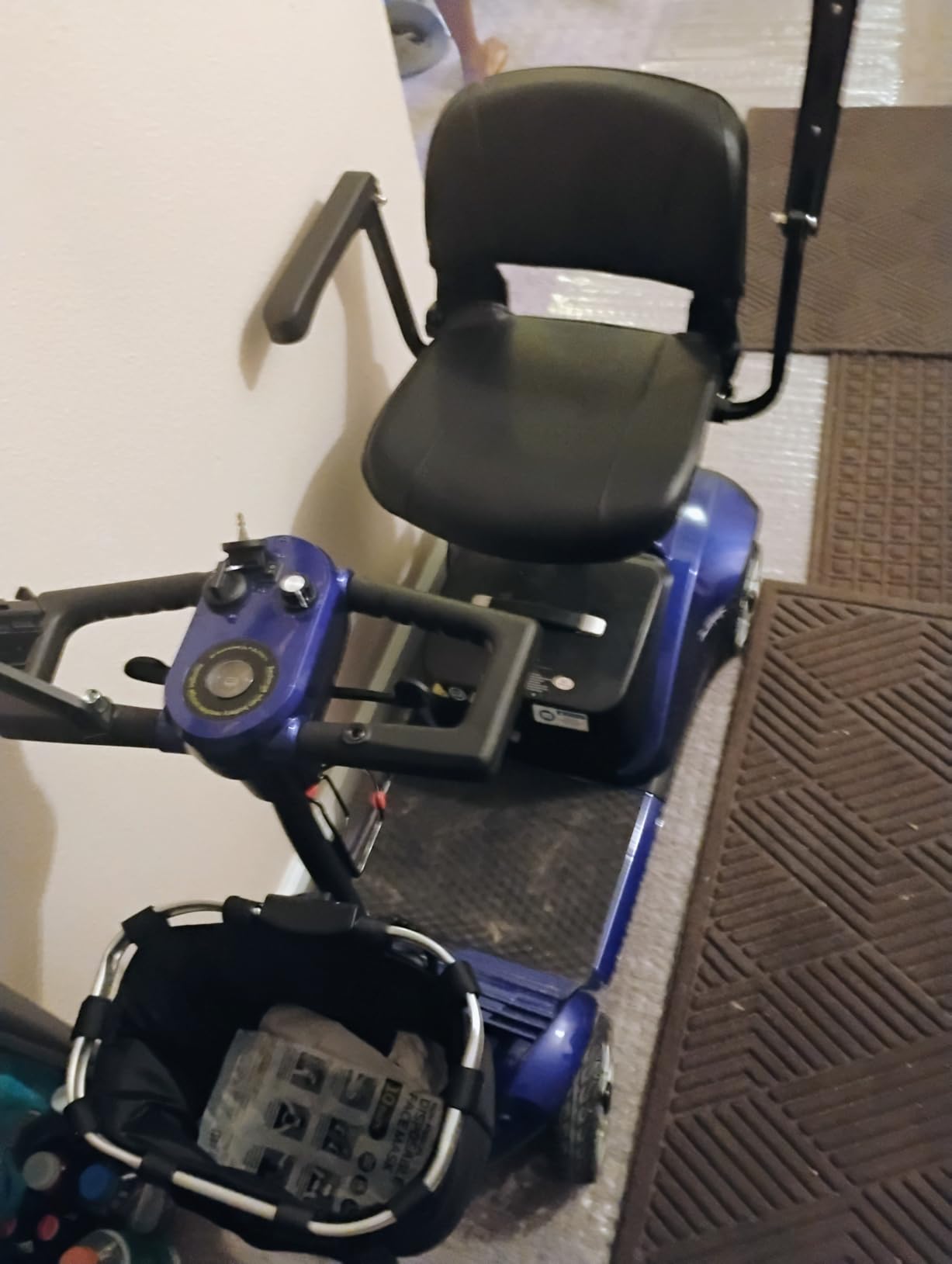 4-Wheel Mobility Scooter with Suspension & Phone Holder, 350W Mobility Scooters for Seniors/Adults with Detachable Lithium Battery, 330LBS Capacity 18 Miles Electric Wheelchair, Front & Rear Basket customer photo 1
