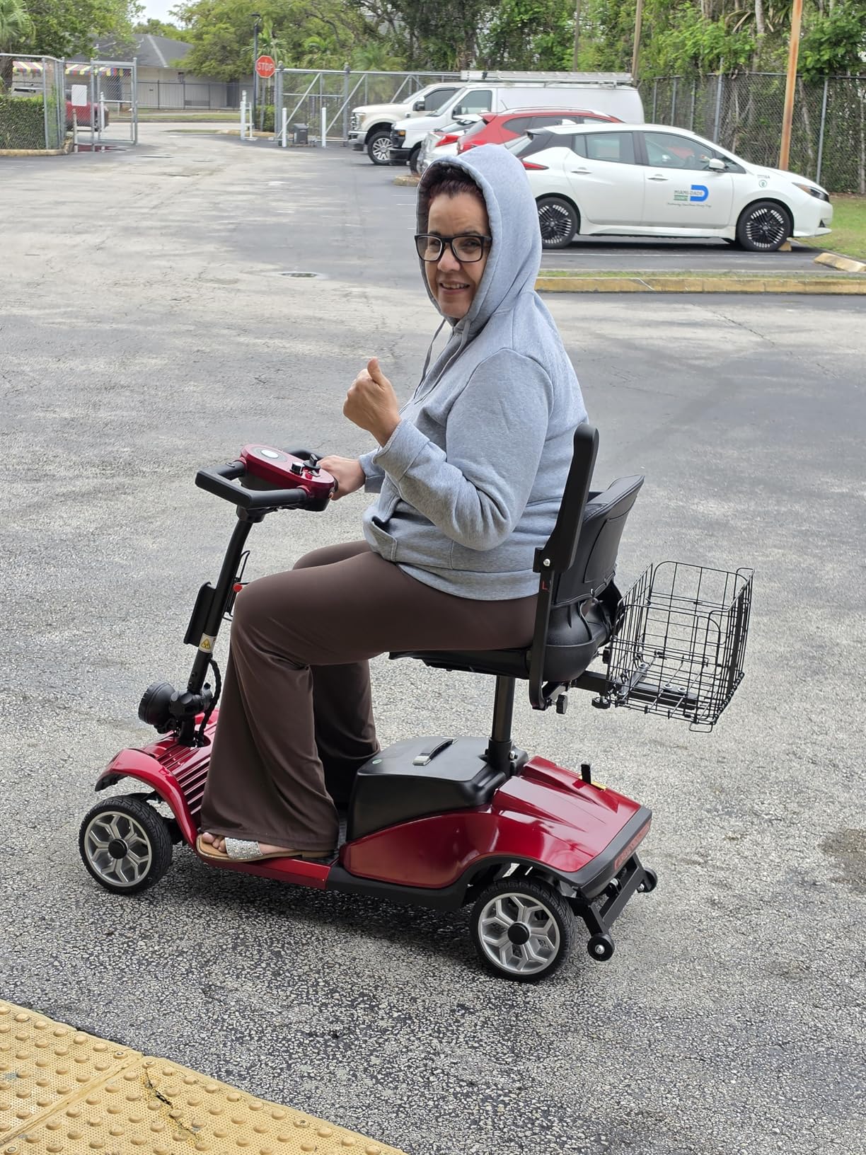 4-Wheel Mobility Scooter with Suspension & Phone Holder, 350W Mobility Scooters for Seniors/Adults with Detachable Lithium Battery, 330LBS Capacity 18 Miles Electric Wheelchair, Front & Rear Basket customer photo 2