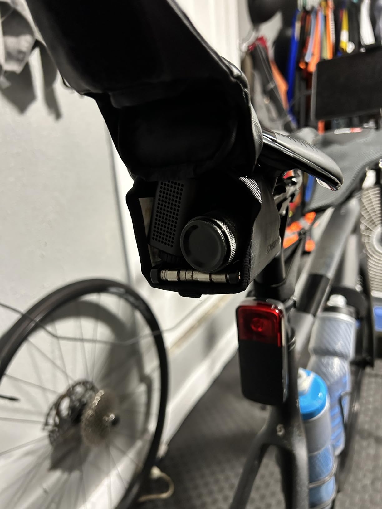Fanttik X10 Ace Mini Bike Pump with Gauge, 120PSI Electric Tiny Bike Pump with Presta and Schrader Valve, Auto Stop, Fast Inflation for Road Bike (4.23oz) customer photo 2