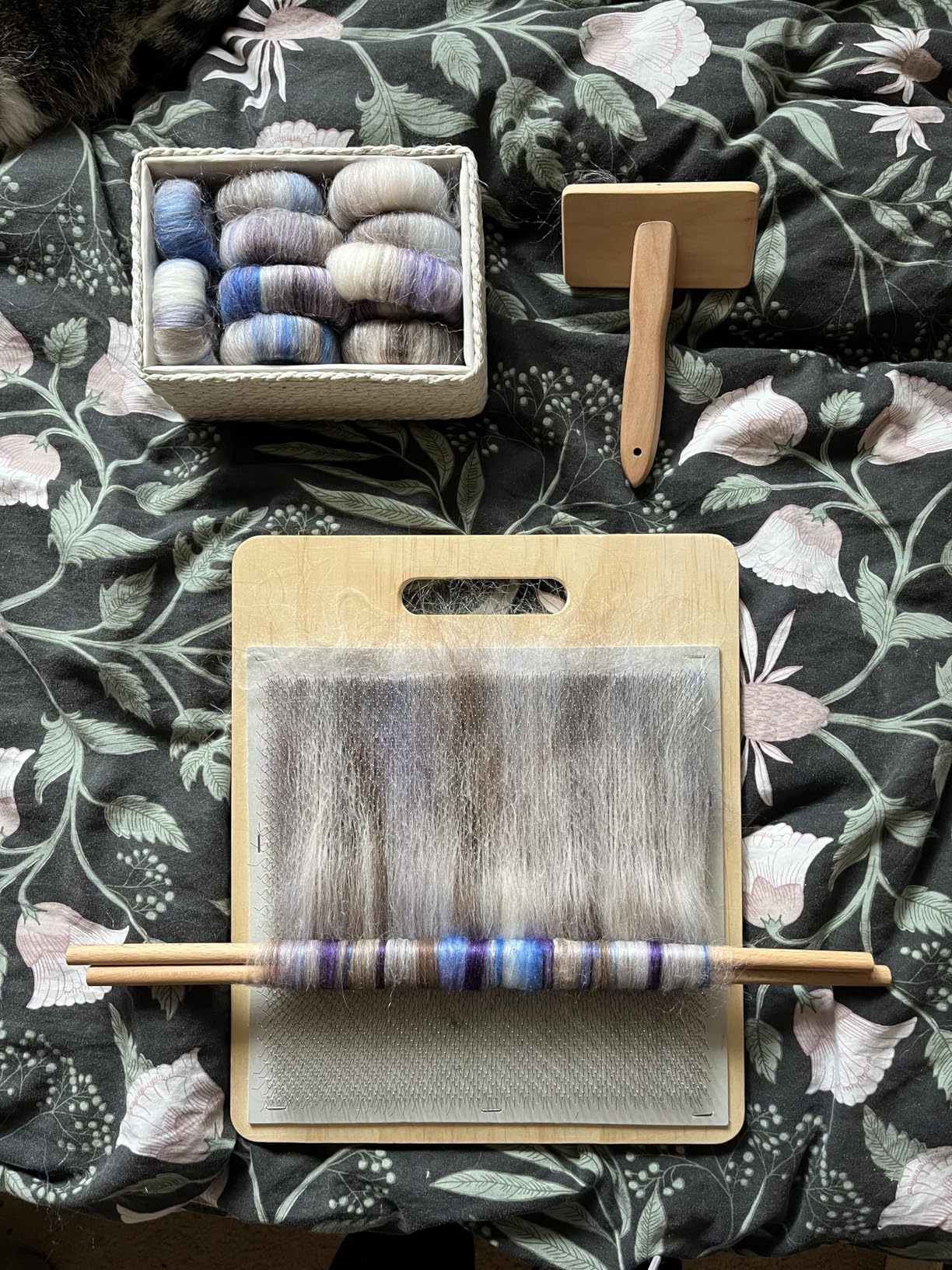 Varku 4 PCS Wool Blending Board Set, Wooden Carding Brush, 2 Wooden Sticks, Felted Wool Carder for DIY Projects, Wool Comb for Mixing customer photo 1
