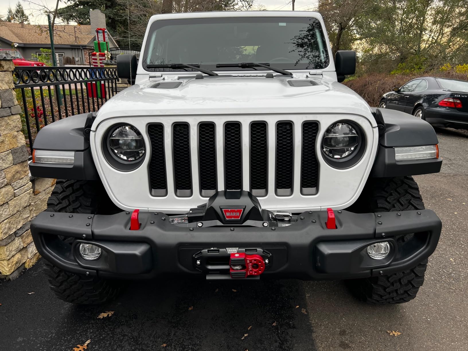 WARN Zeon 10-S 12V Electrical Utility Winch with 100 ft of 3/8 in Spydura Synthetic Rope & 10,000 lbs for Trucks & SUVs - Includes Wired Remote and Epic Dual Pin H Shape Shackle Hyperlink (89611) customer photo 2