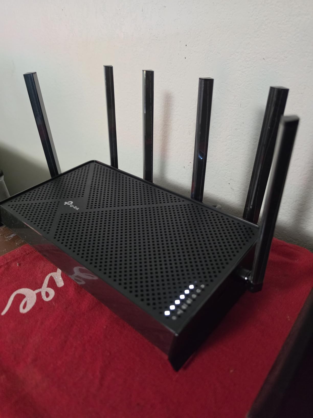 TP-Link Tri-Band BE9700 WiFi 7 Router (Archer BE600) - 10G Port, 2.5G Port, 3× 2.5G LAN, Covers up to 2,600 sq. ft., 120 Devices customer photo 1