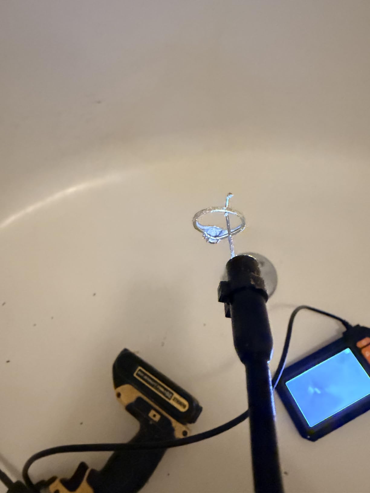 Daxiongmao Endoscope Camera with Light, 1080P HD Borescope, IP67 Waterproof Snake Camera - Ideal for Inspecting Walls, Vents, Automotive Engines, Pipes - A Great Tool for Men customer photo 1