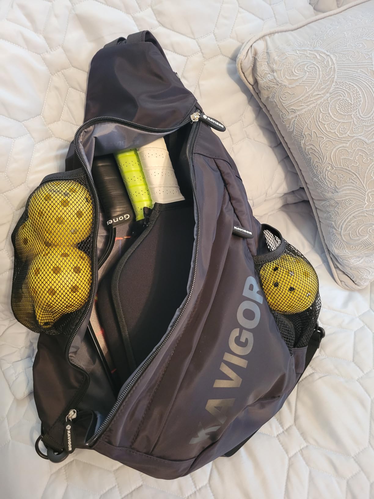 KAVIGOR 2025 Pickleball Sling Bag, Convertible Ultra-Light Backpack with Skin-Soft Fabric & Wet/Dry Pocket, Fits 4 Paddles + Gear customer photo 1