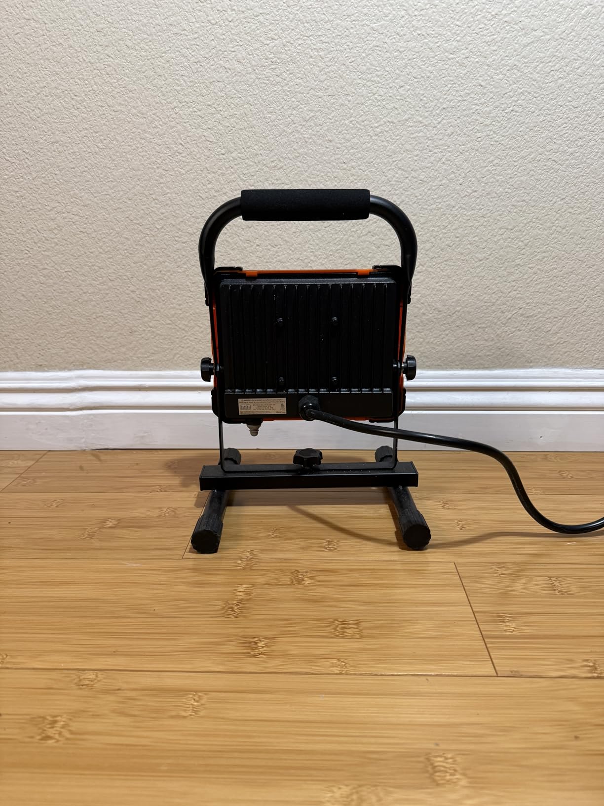 BLACK+DECKER LED Work Light, 3000 Lumens LED Panel Flood Light, IP65 Waterproof, Shock Resistant, 120 Degree Beam Angle, ETL Certified, Pivoting H-Stand, Tripod Compatible, Compact & Portable, 120V Plug customer photo 2