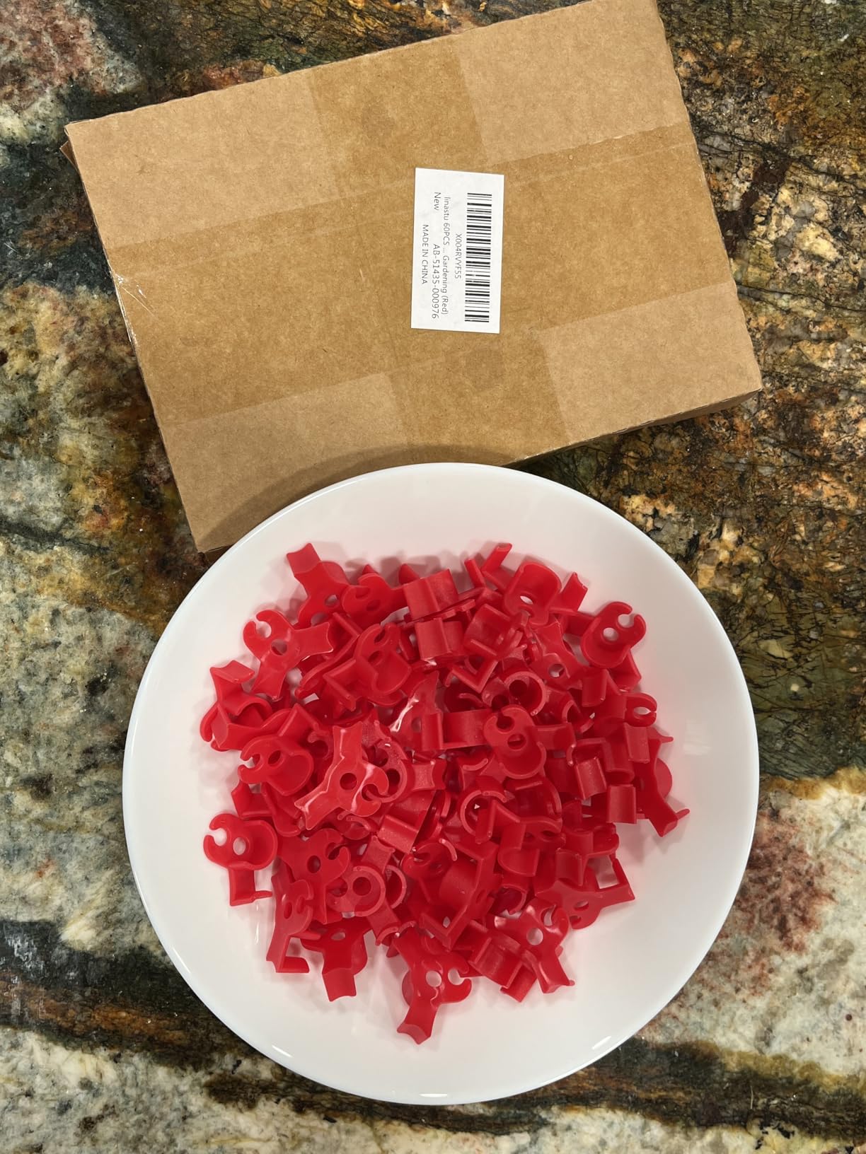 60PCS Plant Training Clips, 90 Degrees Bud Trainer Clips Low Stress Training Clips Bud Bender for Plant Gardening (Red) customer photo 2
