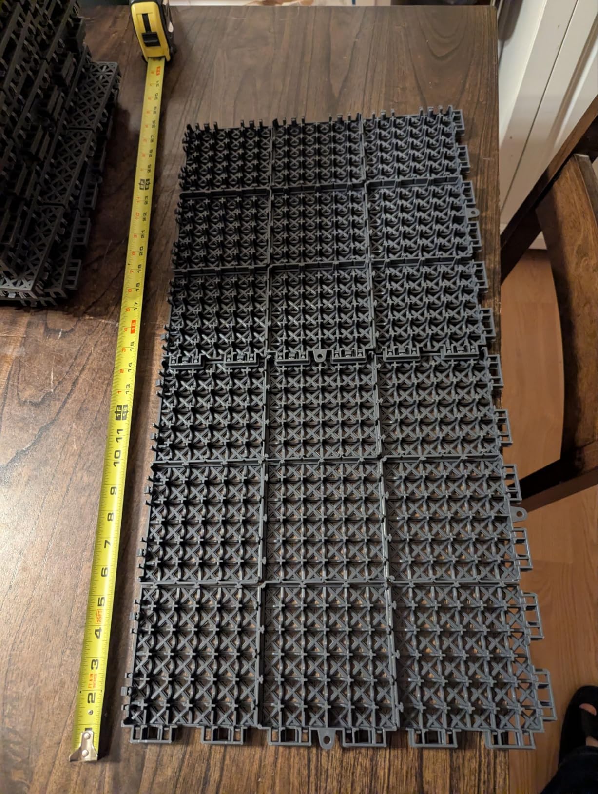 jxgzyy 20 PCS Basketball Court Tiles, 5/8 Inch Thick Portable Sport Outdoor Floor Tiles, Non Slip PP Interlocking Drainage Mat for Tennis Court Drain Pool Patio Porch, 13.38