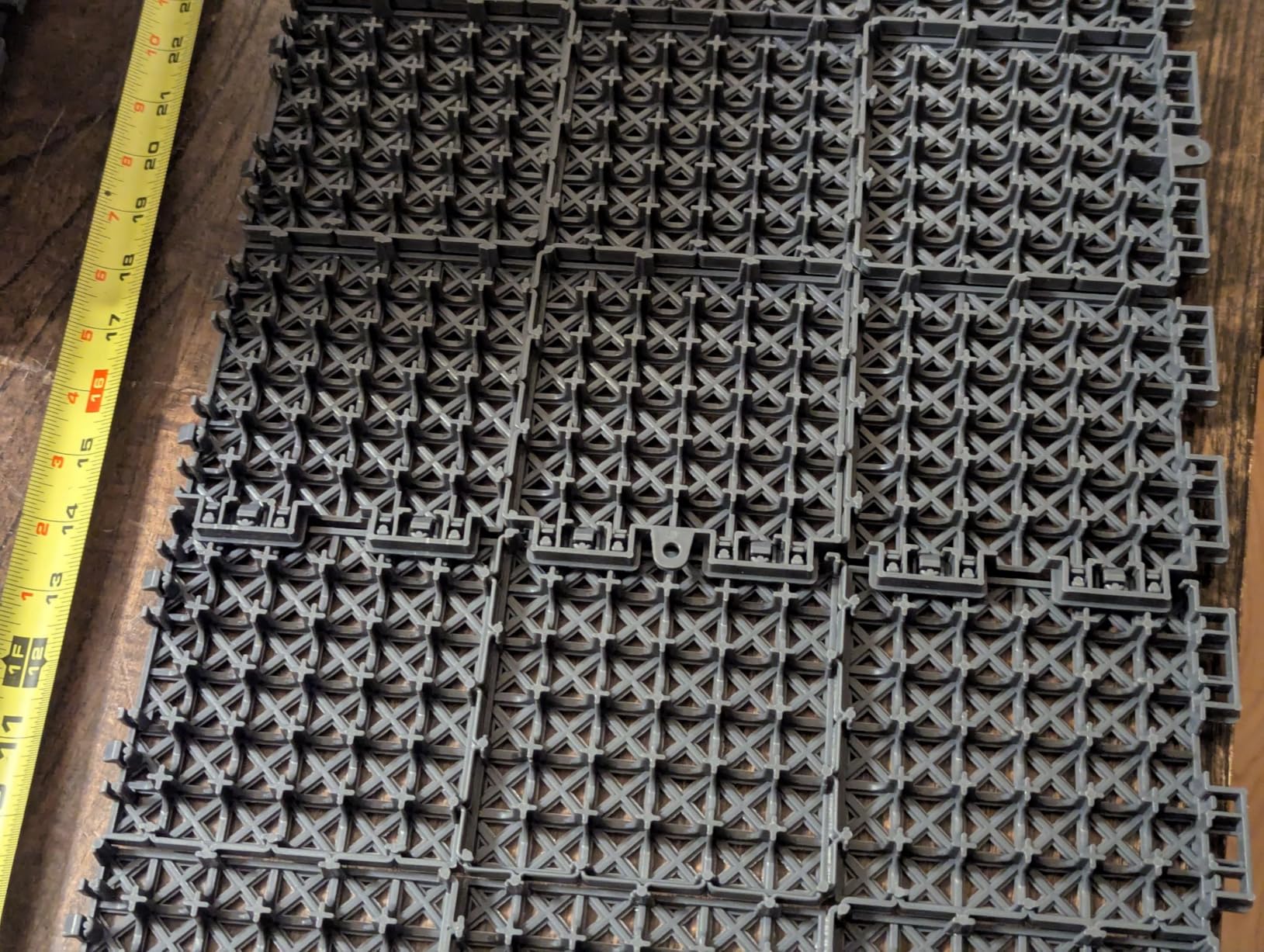 jxgzyy 20 PCS Basketball Court Tiles, 5/8 Inch Thick Portable Sport Outdoor Floor Tiles, Non Slip PP Interlocking Drainage Mat for Tennis Court Drain Pool Patio Porch, 13.38
