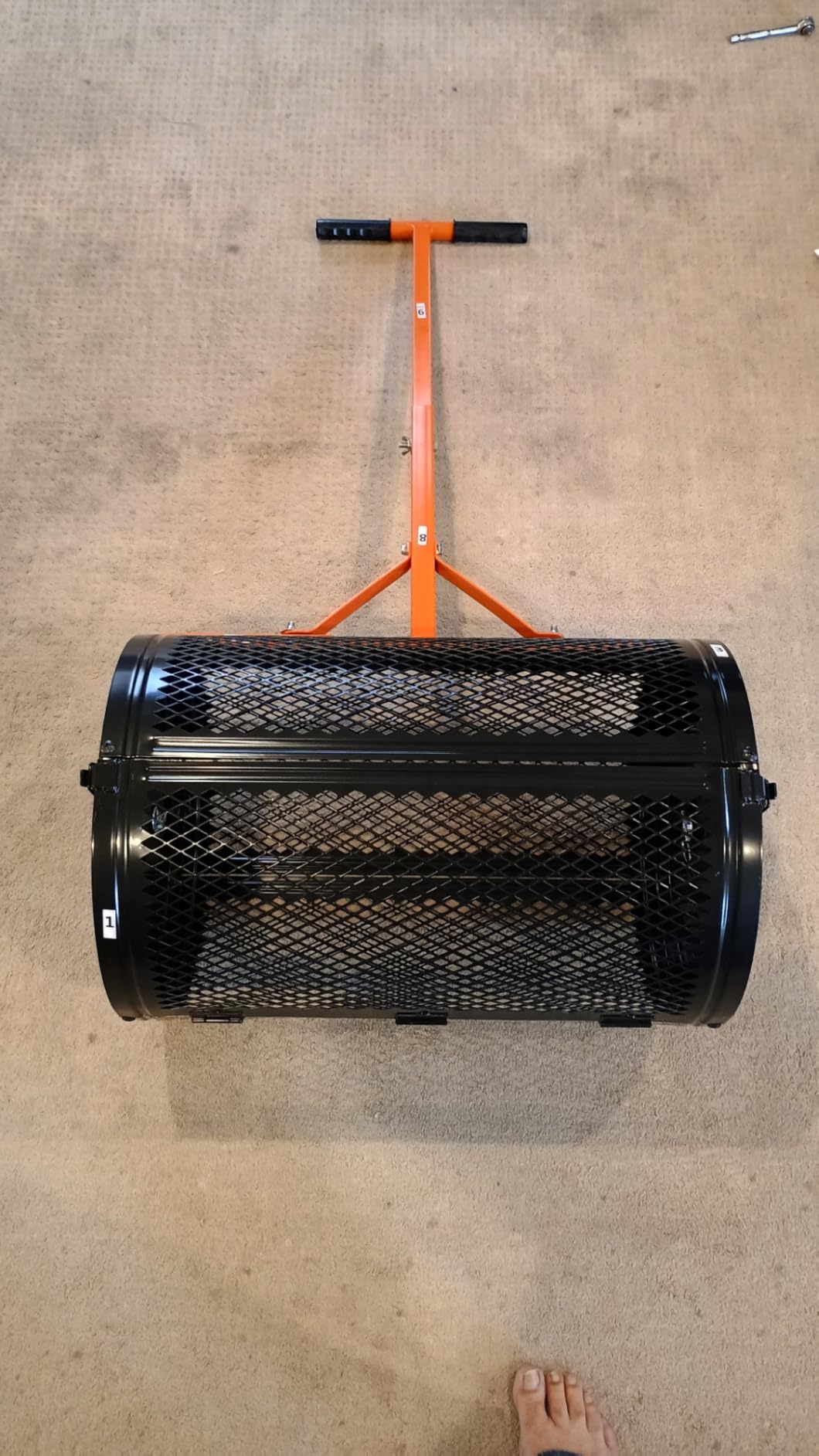 VEVOR Broadcast Spreader, 9.8ft Spreading Width, Push Broadcast Spreader with 10