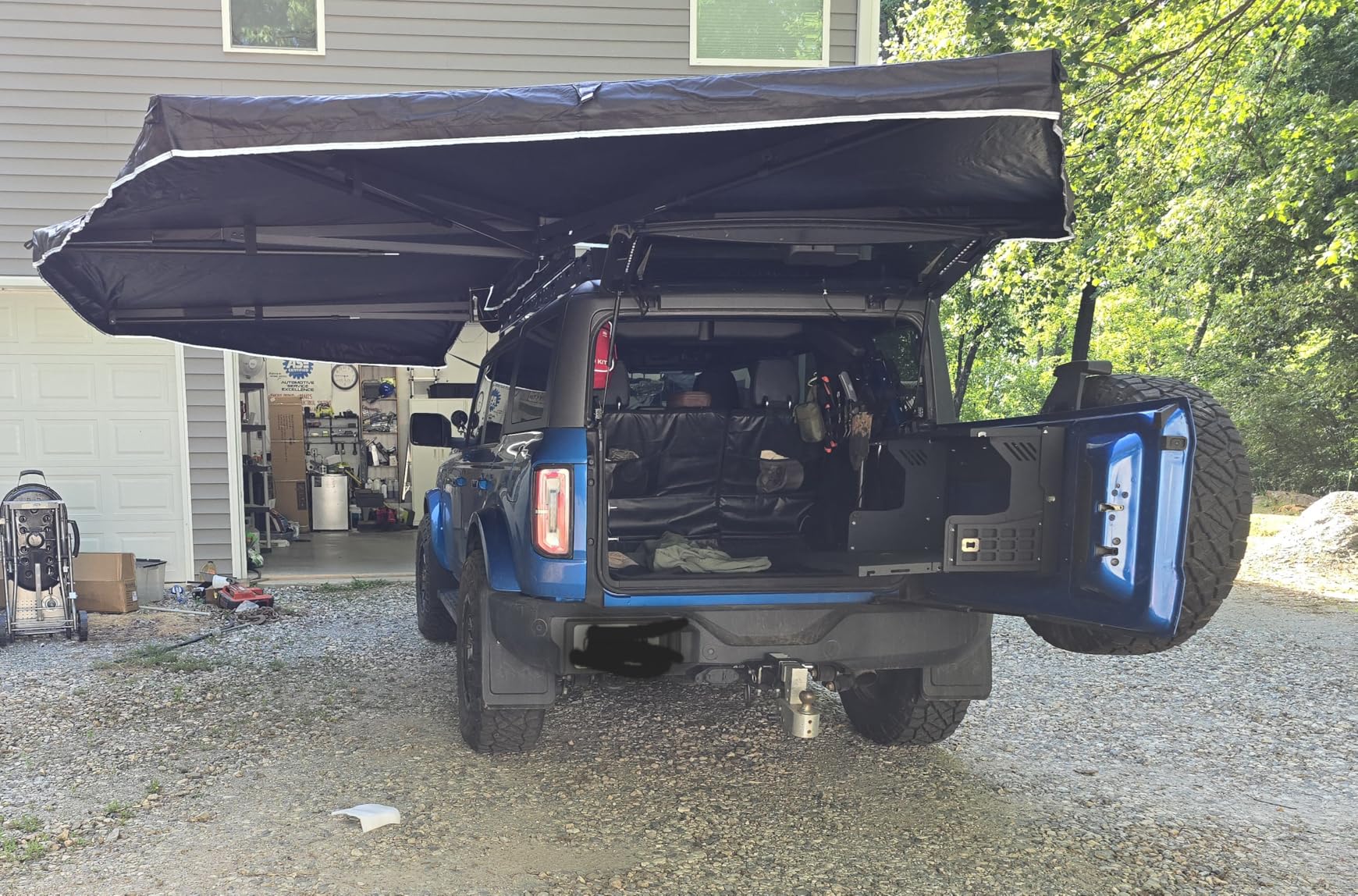 EROMMY 180 Degree Car Side Awning with Built-in LED Light, Straight Wall Side Coverage for SUV, Jeep, Van, Camper and Truck, Waterproof Vehicle-Mounted Camping Shelter customer photo 1