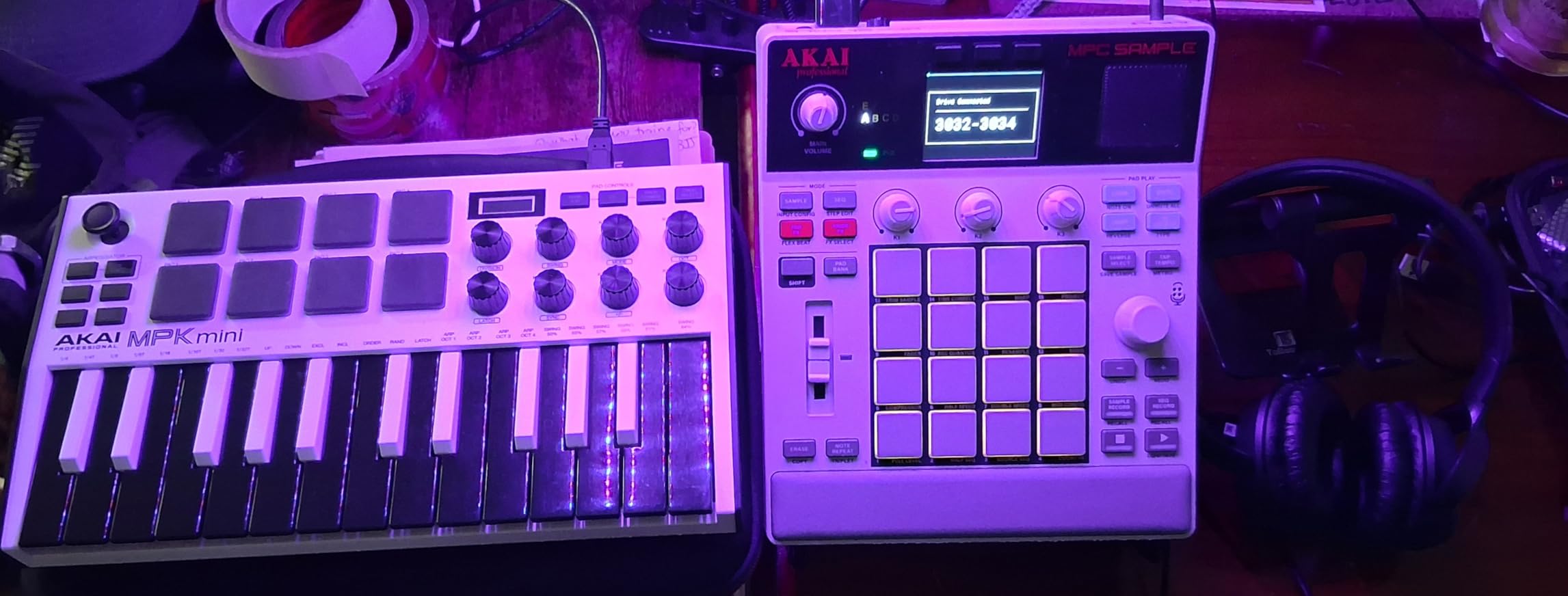 Akai Professional MPC Sample Standalone Portable Sampler customer photo 1