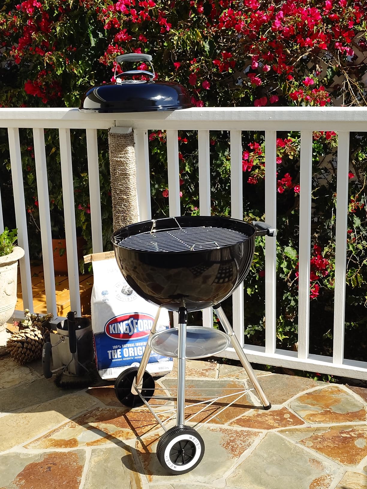 Weber Original Kettle Charcoal Grill, 18-Inch, Black - Classic Outdoor BBQ Grill with One‑Touch™ Cleaning System & Precise Temperature Control Dampers customer photo 1