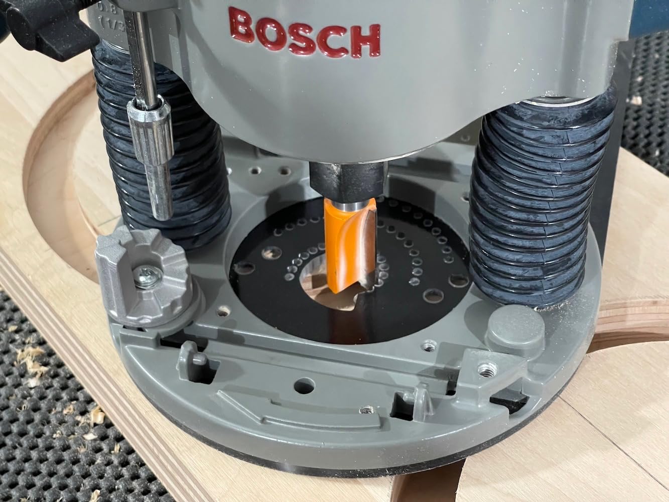 BOSCH Router 1617EVSPK 2.25 HP Combination Plunge- and Fixed-Base Woodworking Router customer photo 2