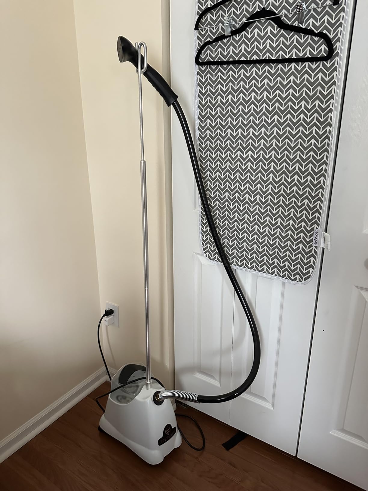 Jiffy Steamer J-2000 Jiffy Garment Steamer with Plastic Steam Head, 120 Volt, Beige customer photo 1