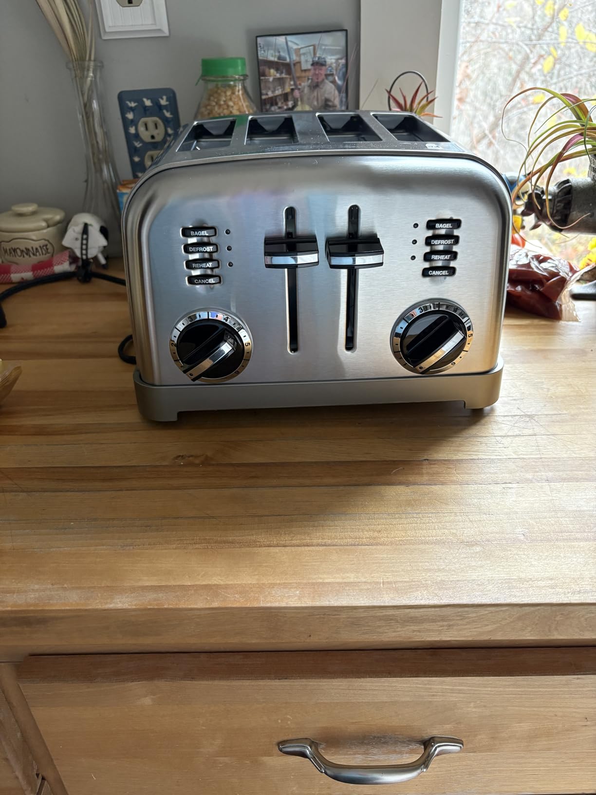 Cuisinart CPT-180P1 4 Slice Compact Stainless Steel Toaster with Extra-Wide Slots for Bread, French Toast, Bagels & Pastries, Defrost & Reheat Functions, Brushed Stainless, Removable Crumb Tray customer photo 2