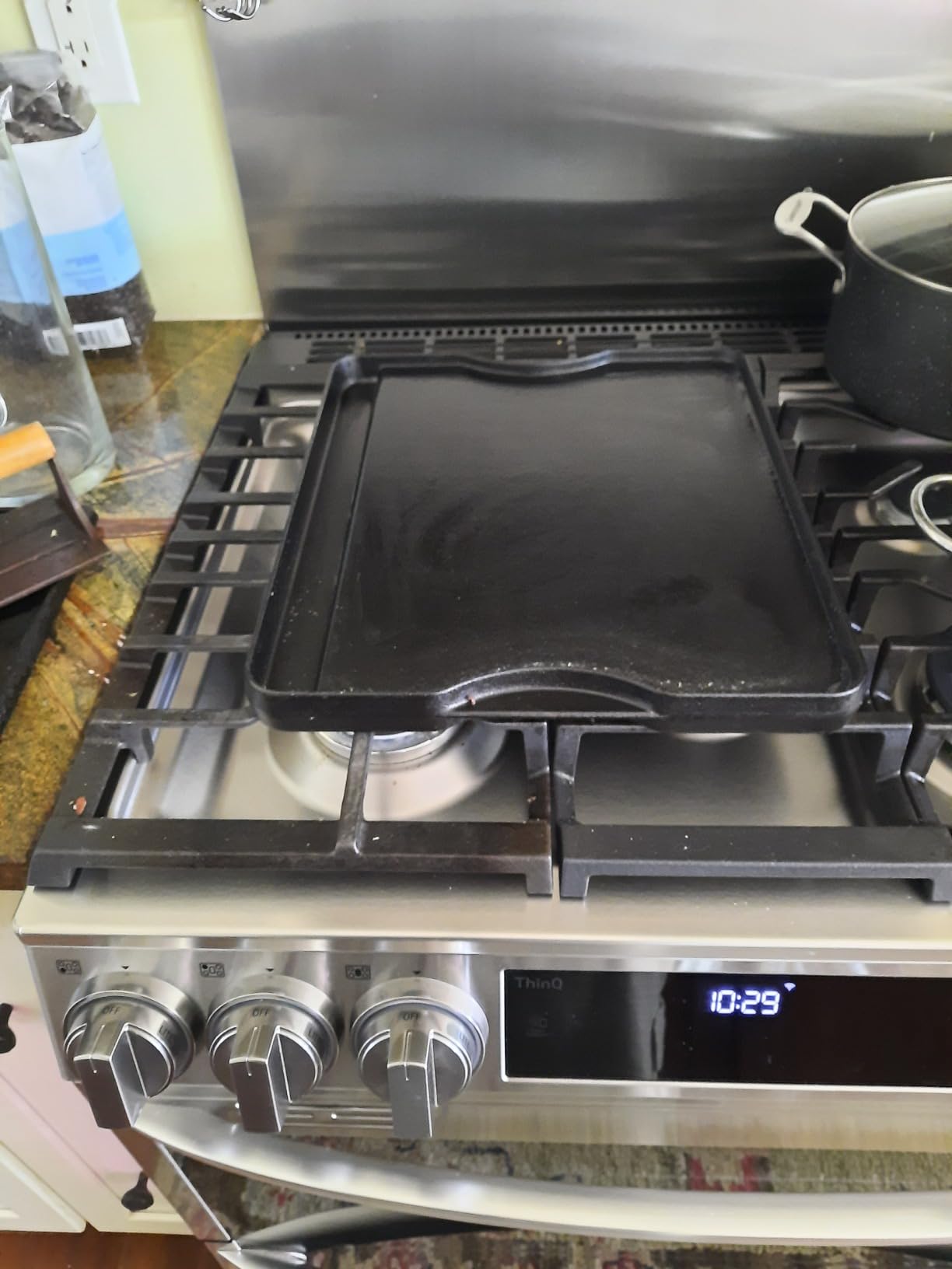 Camp Chef Reversible Pre-Seasoned Cast Iron Griddle, Cooking Surface 14 in. x 16, Black customer photo 2