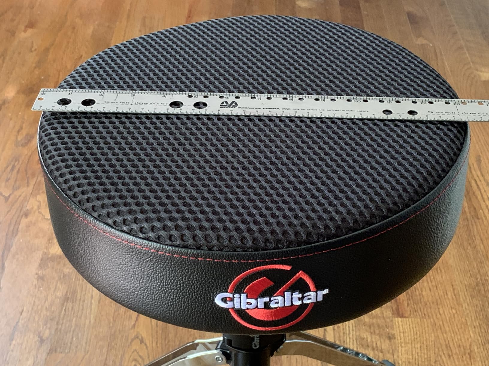 Gibraltar Drum Throne with Adjustable Height, Round Seat, Double-Braced Stool, Comfortable Cushion, Stable Tripod Base, Ideal for Practice, Studio, or Live Performance (9608) customer photo 1