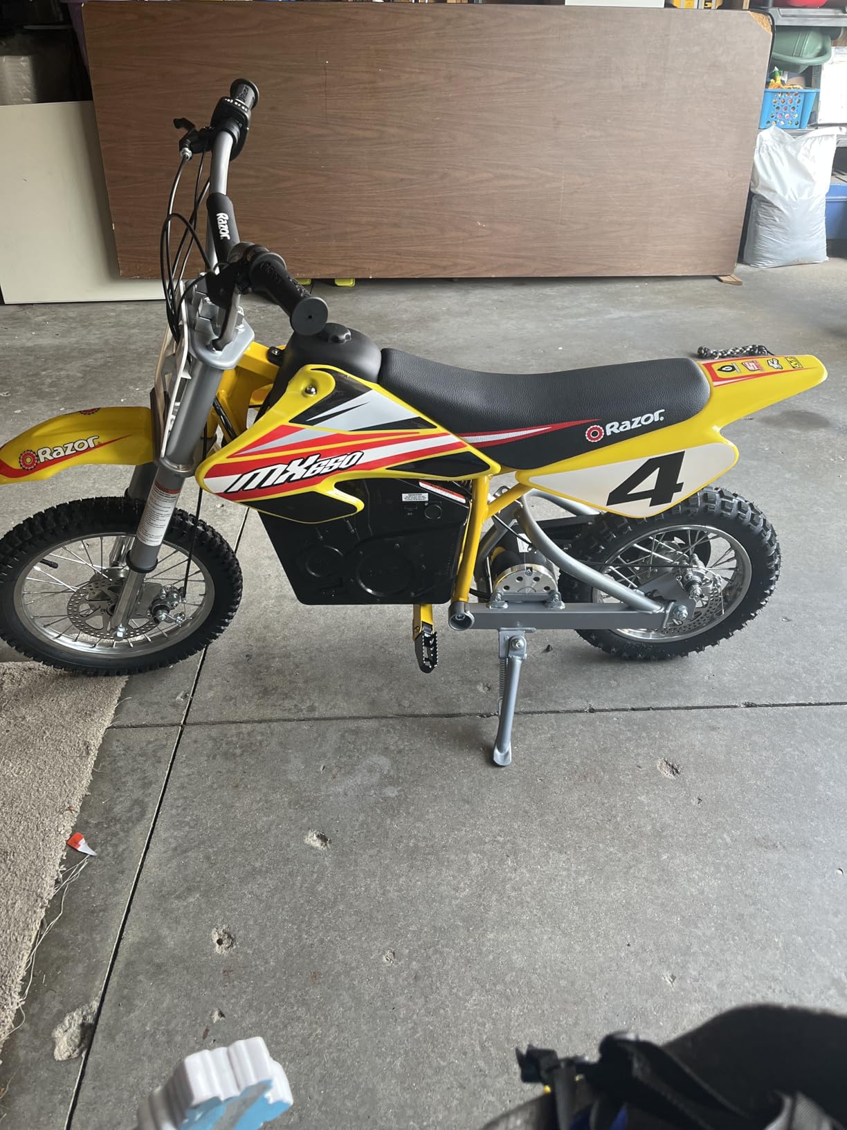 Razor MX650 Dirt Rocket Electric Motocross Off-road Bike - Yellow customer photo 1