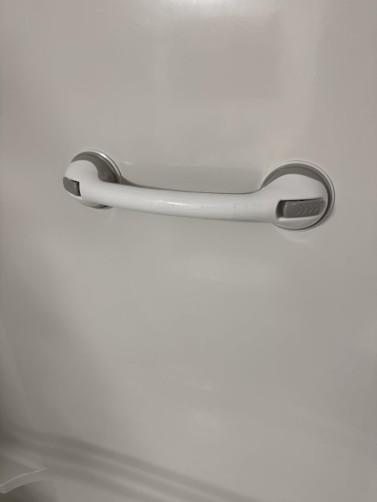 Safe-er-Grip Changing Lifestyles Suction Cup Grab Bars For Bathtubs & Showers; Safety Bathroom Assist Handle, White & Grey, 16 Inches customer photo 2