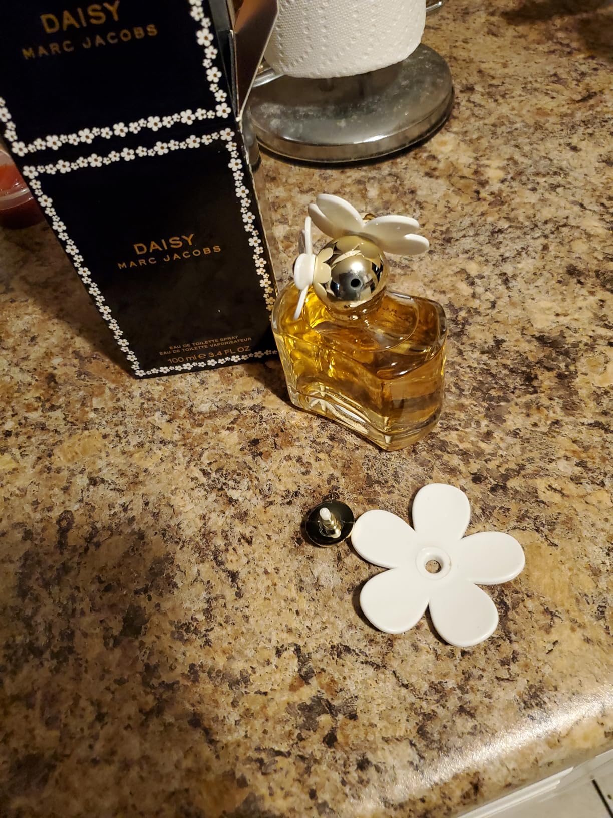 Marc Jacobs Daisy Eau de Toilette 3.3 fl oz customer photo 2