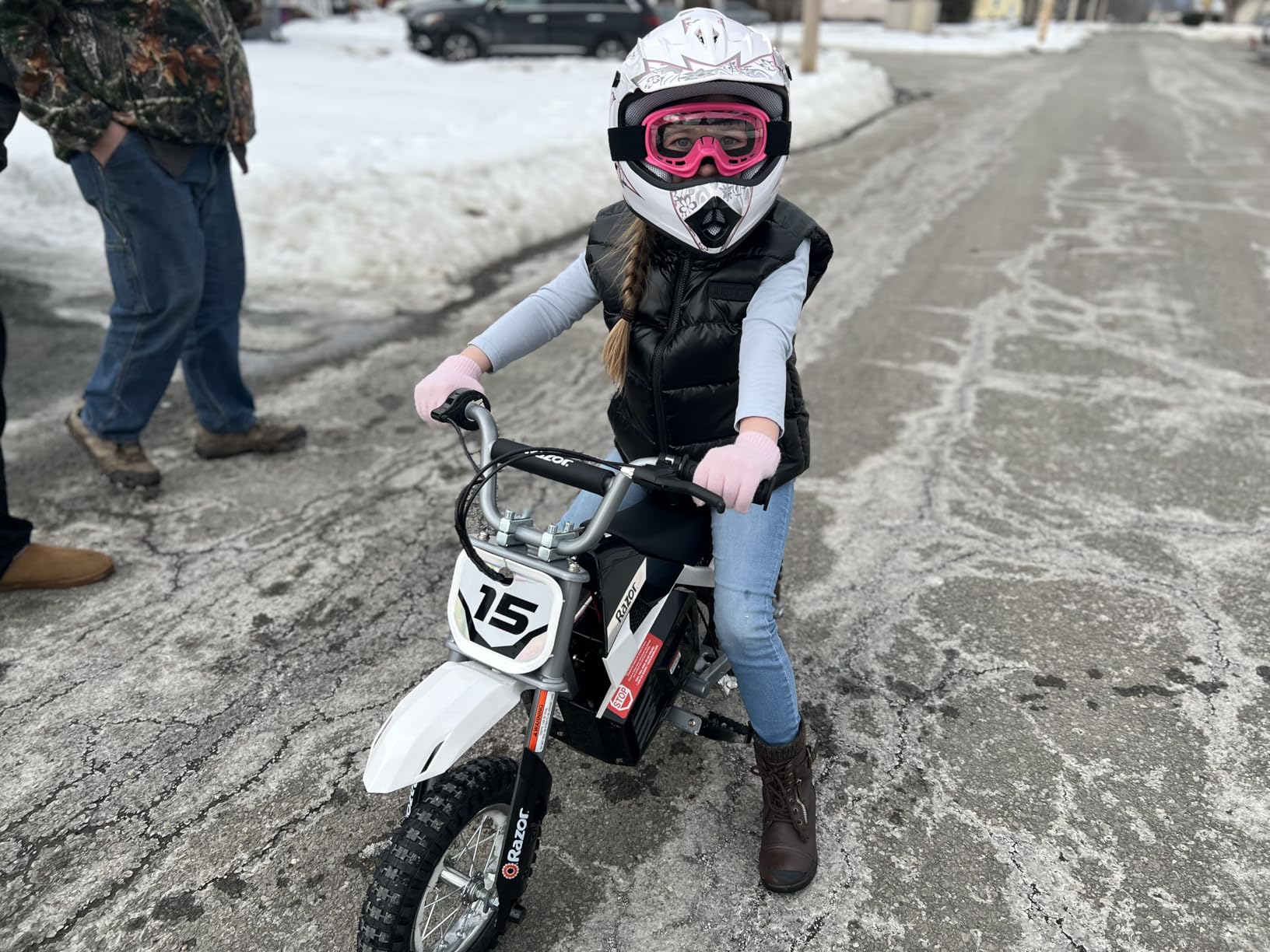Razor MX400 Dirt Rocket Electric Bike for Kids Ages 8+, 140 Pounds Max Weight, Green - 24-Volt Battery, up to 14 Mph, 30-Minute High Speed Ride Time, Twist-Grip Throttle, 12-Inch Pneumatic Tires customer photo 2