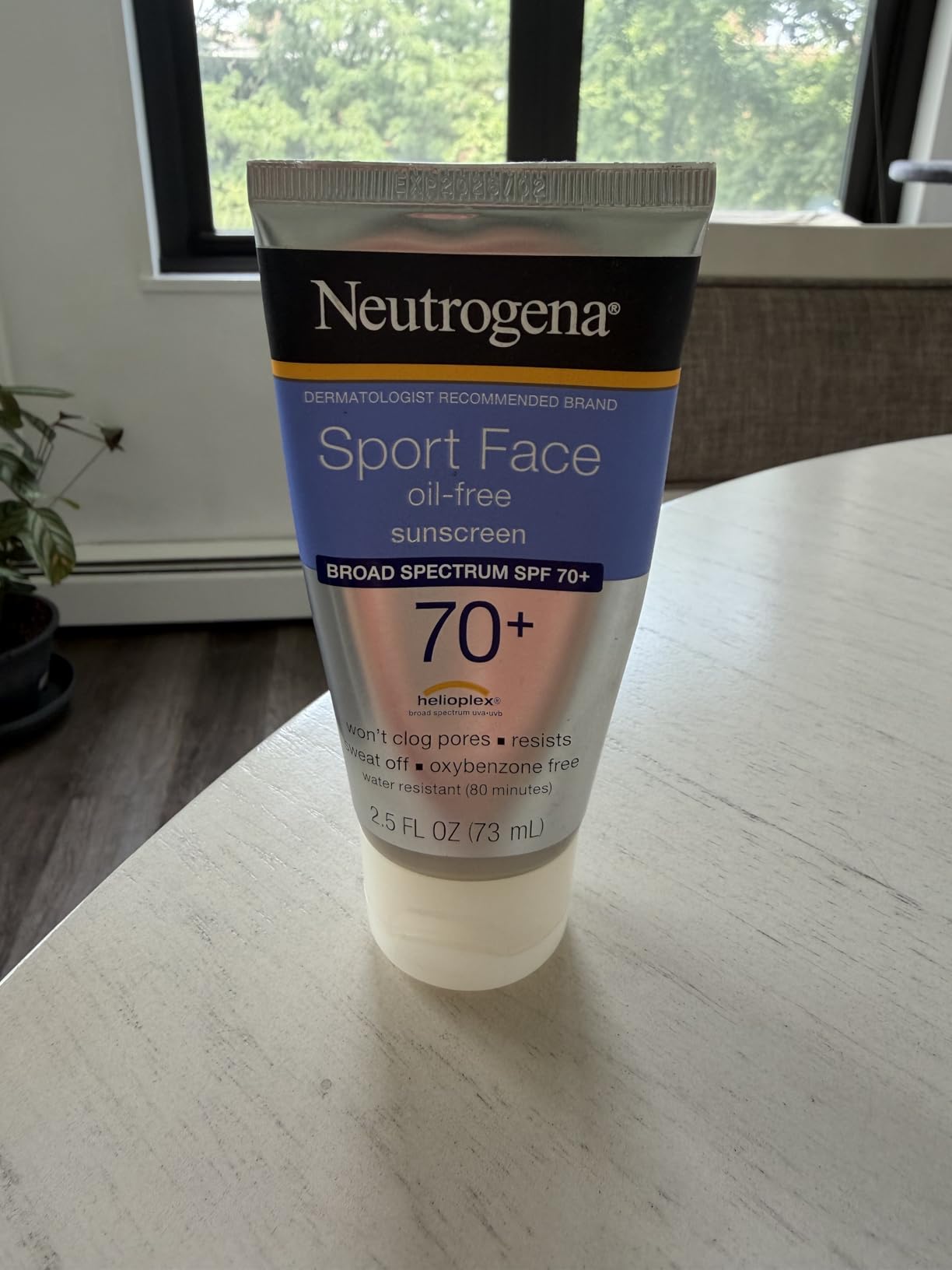 Neutrogena Sport Face Sunscreen Lotion SPF 70+ Oil Free Sweat and Water-Resistant Broad Spectrum UVA UVB Protection Oxybenzone-Free for Active Lifestyles, 2.5 fl oz customer photo 1