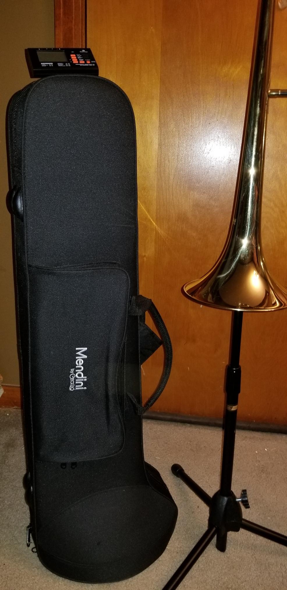 Mendini by Cecilio Bb Tenor Slide Trombone for Beginners - B Flat Brass Plated Trombone Instrument with Tuner, Music Book, Hard Case, Mouthpiece, Cleaning Kit & Gloves (Gold) customer photo 2