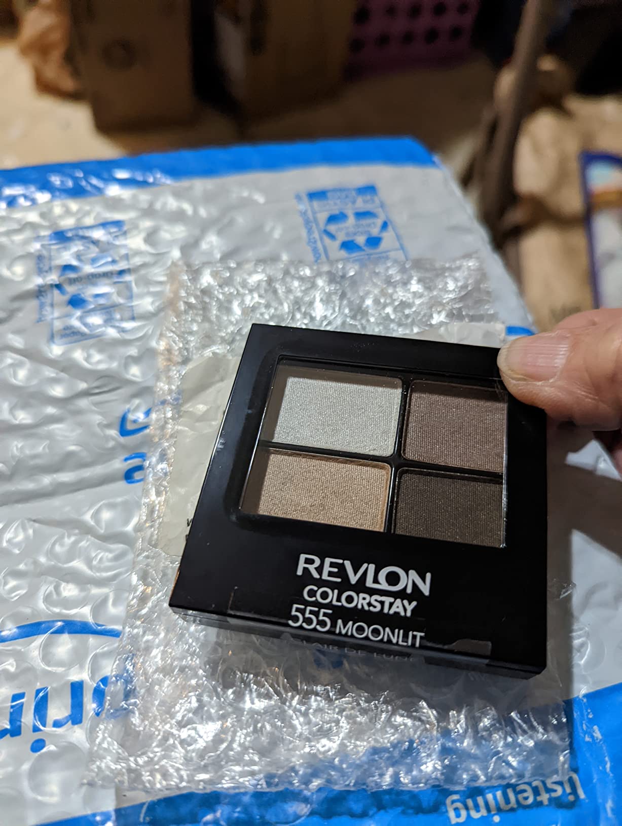 Revlon ColorStay Eyeshadow Palette, Day to Night Up to 24 Hour Eye Makeup, Velvety Pigmented Blendable Matte & Shimmer Finishes, 555 Moonlit customer photo 2