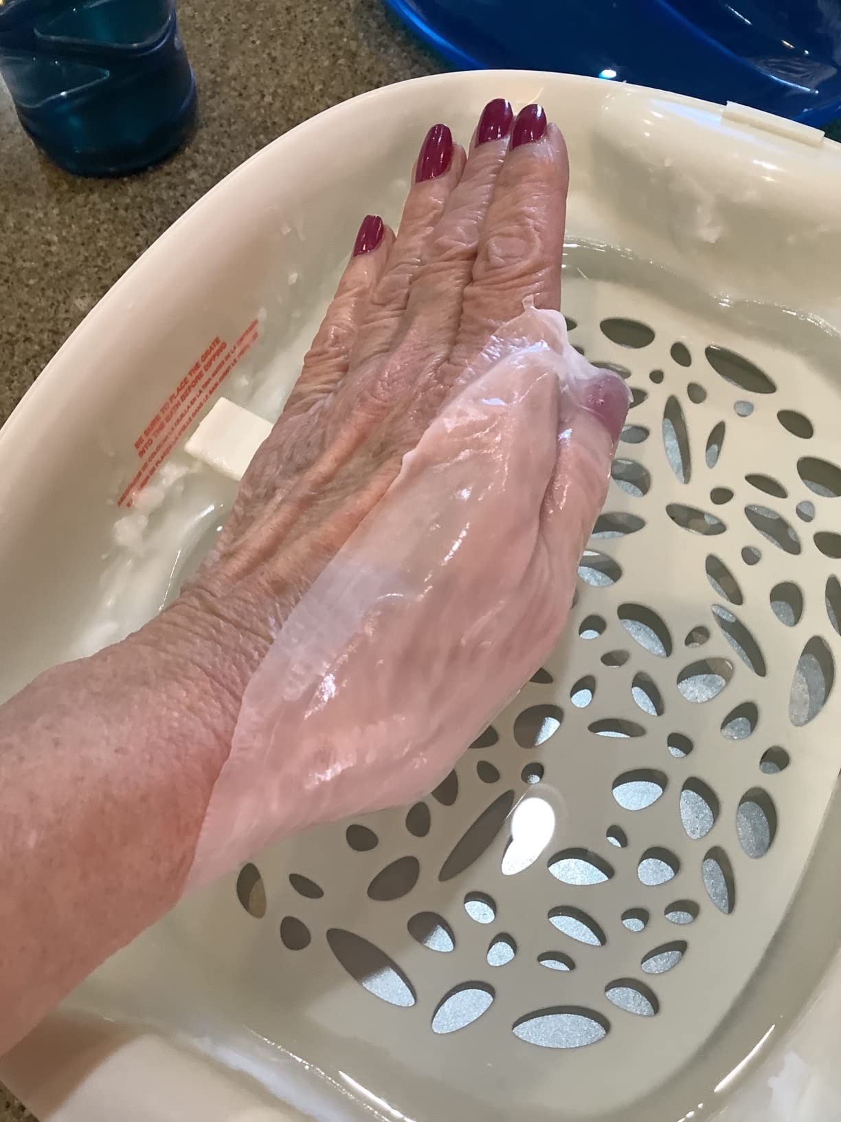 Homedics Paraffin Wax Machine for Hands - Hypoallergenic Hot Wax Hand Therapy Machine to Soothe and Moisturize Hands - Includes 3 Pounds of Wax and 20 Hand Liners customer photo 2