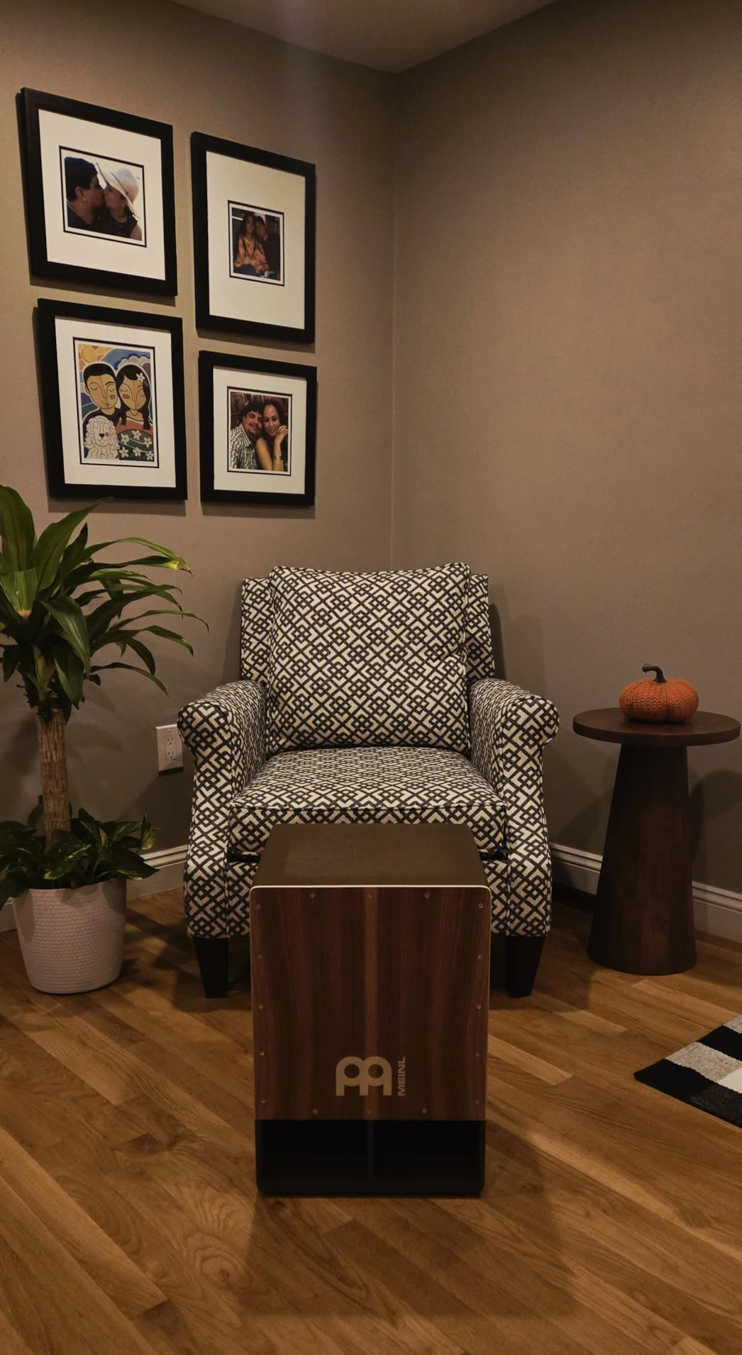 Meinl Jumbo Bass Subwoofer Cajon with Internal Snares - Walnut Playing Surface, Jumbo Size, Front Sound Ports (SUBCAJ5WN) customer photo 1