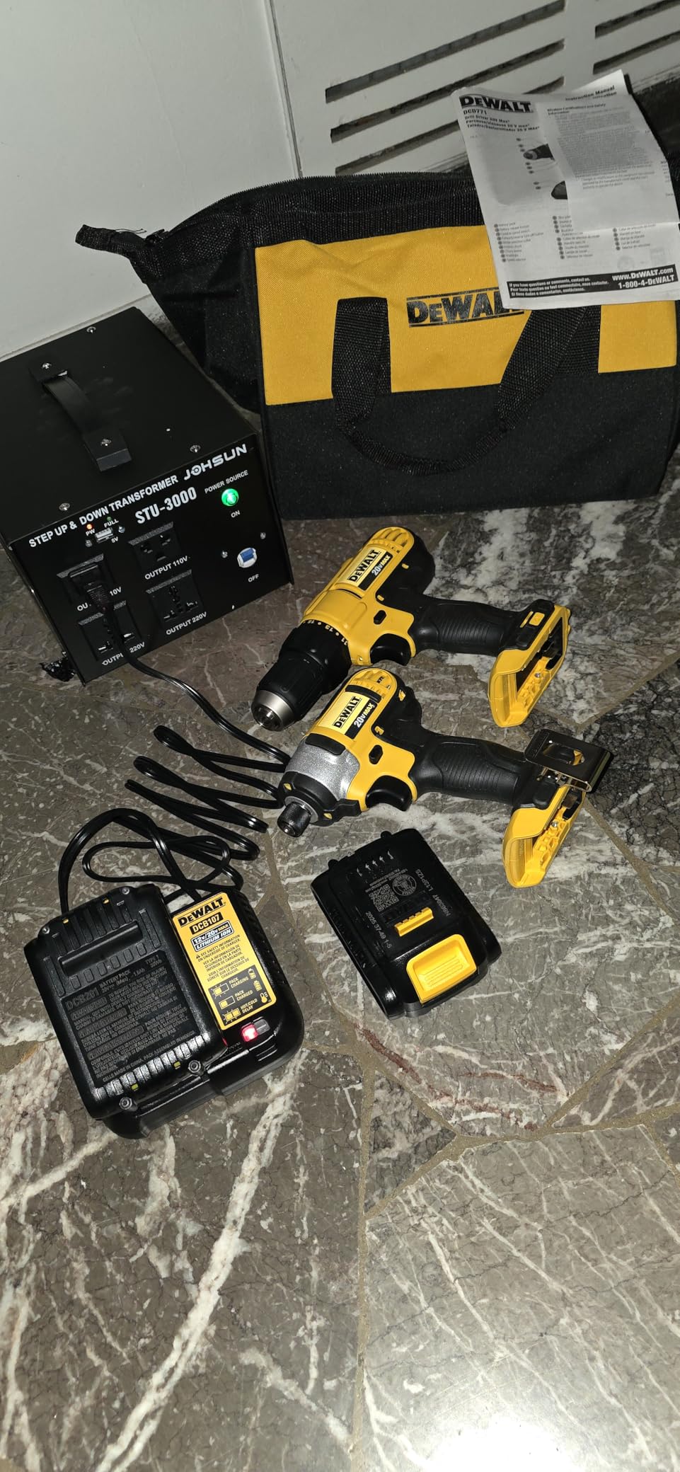 DEWALT 20V MAX Cordless Drill and Impact Driver, Power Tool Combo Kit, Includes 2 Batteries, Charger and Bag (DCK240C2) customer photo 2
