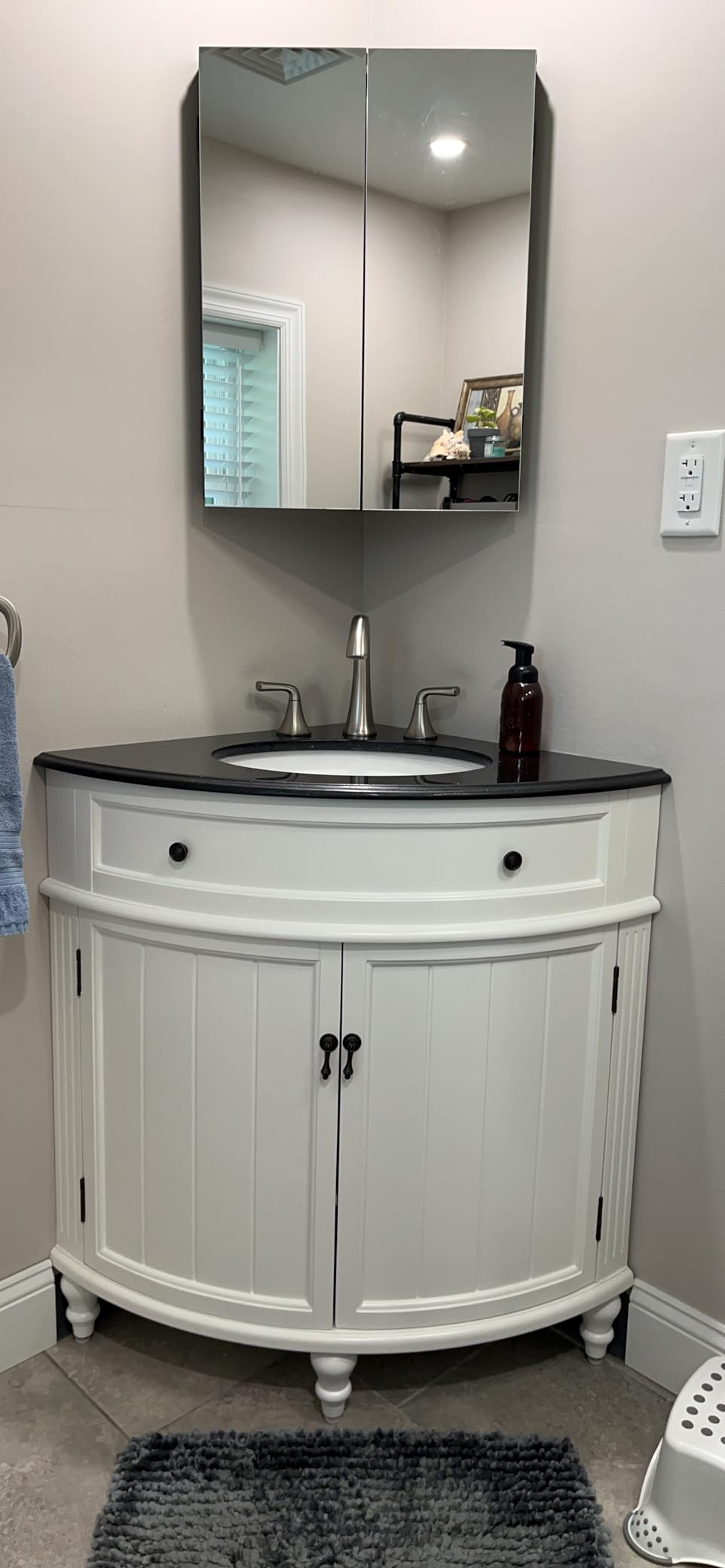 Tennant Brand 24-Inch Triadsville Free Standing Corner Bathroom Sink Vanity for Small Space, Fully Assembled, White Porcelain with Black Granite Top, White Cabinet customer photo 2
