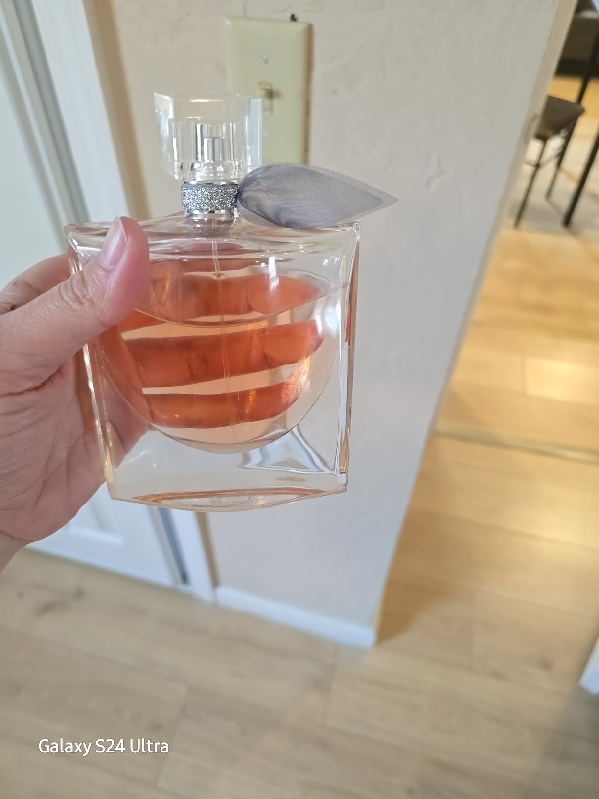 Lancôme La Vie Est Belle Eau de Parfum - Long Lasting Fragrance with Notes of Iris, Earthy Patchouli, Warm Vanilla & Spun Sugar - Floral & Sweet Women's Perfume customer photo 1