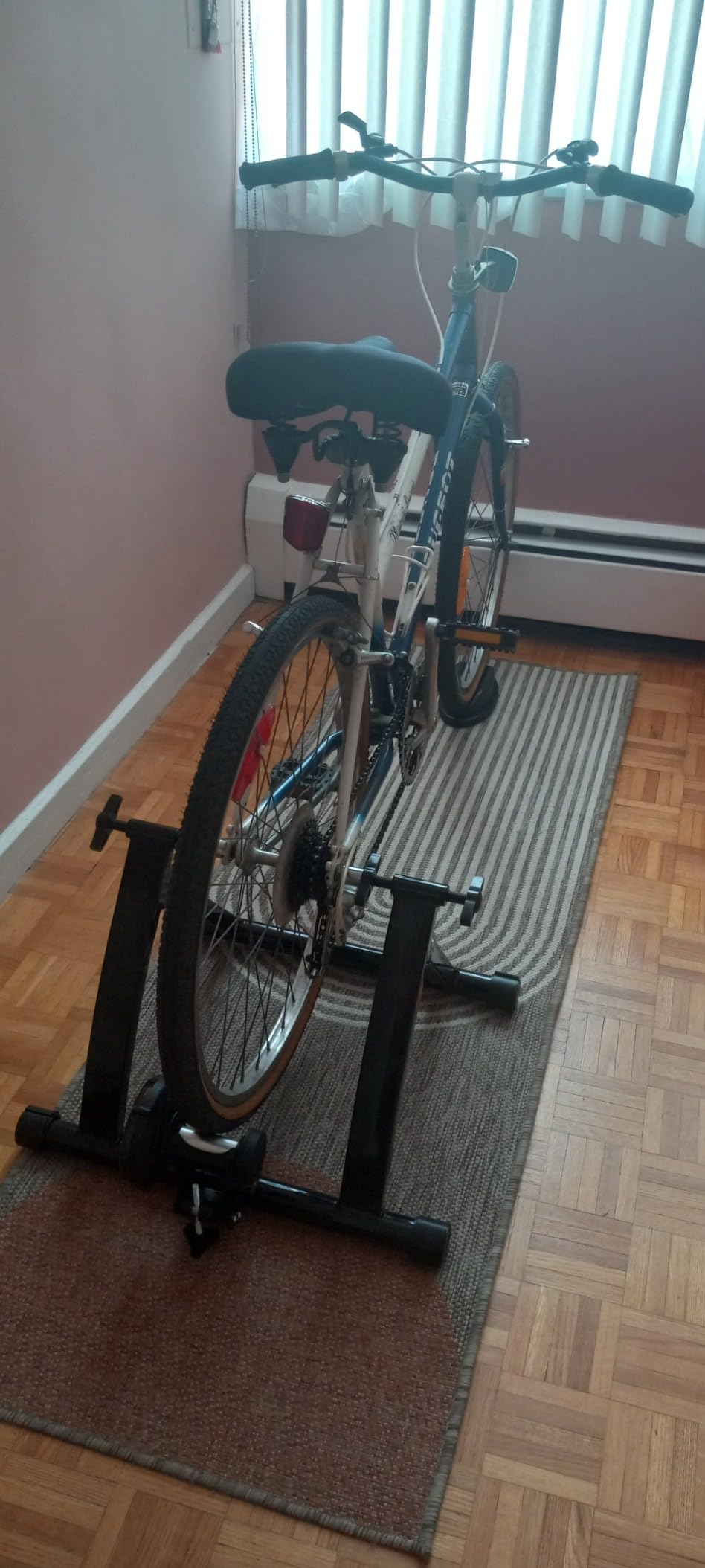 Yaheetech Bike Trainer Stationary Bike Stand Magnetic Bike Trainer Stand for Indoor Riding Premium Steel Bicycle Trainer Accessories Fits for 26in-28in, 700C Wheels customer photo 2