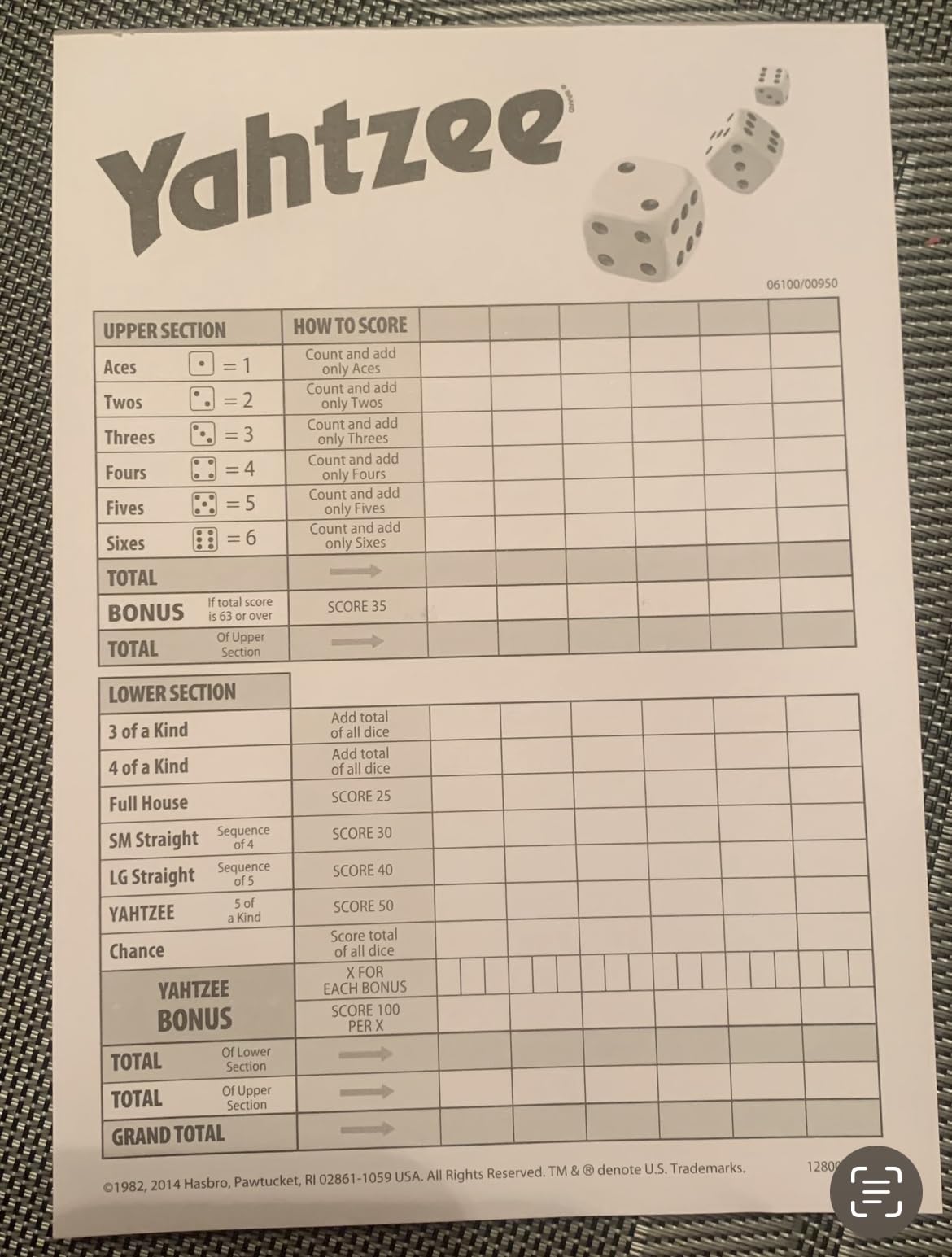 Hasbro Gaming Yahtzee Game - Fast-Playing Dice Game for Kids, Teens, and Adults, Strategy Game, Family Game, Ages 8 and Up customer photo 1