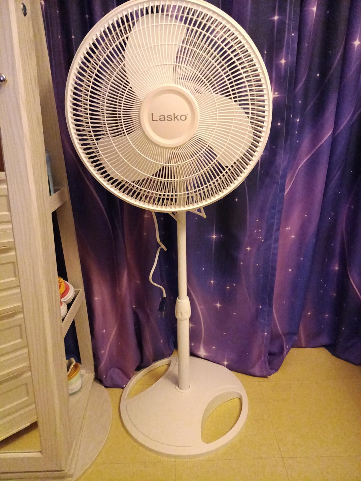 Lasko 2520 Oscillating Stand Fan, White 16 Inch customer photo 2
