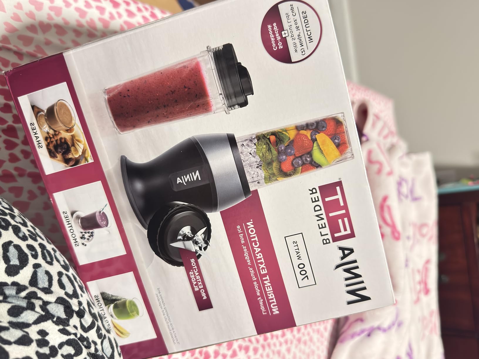 Ninja Fit Compact Personal Blender | For Smoothies, Shakes & Frozen Drinks | (2) 16-oz. To-Go Cups with Spout Lids | 700-Watt Countertop | Black | QB3001SS customer photo 2
