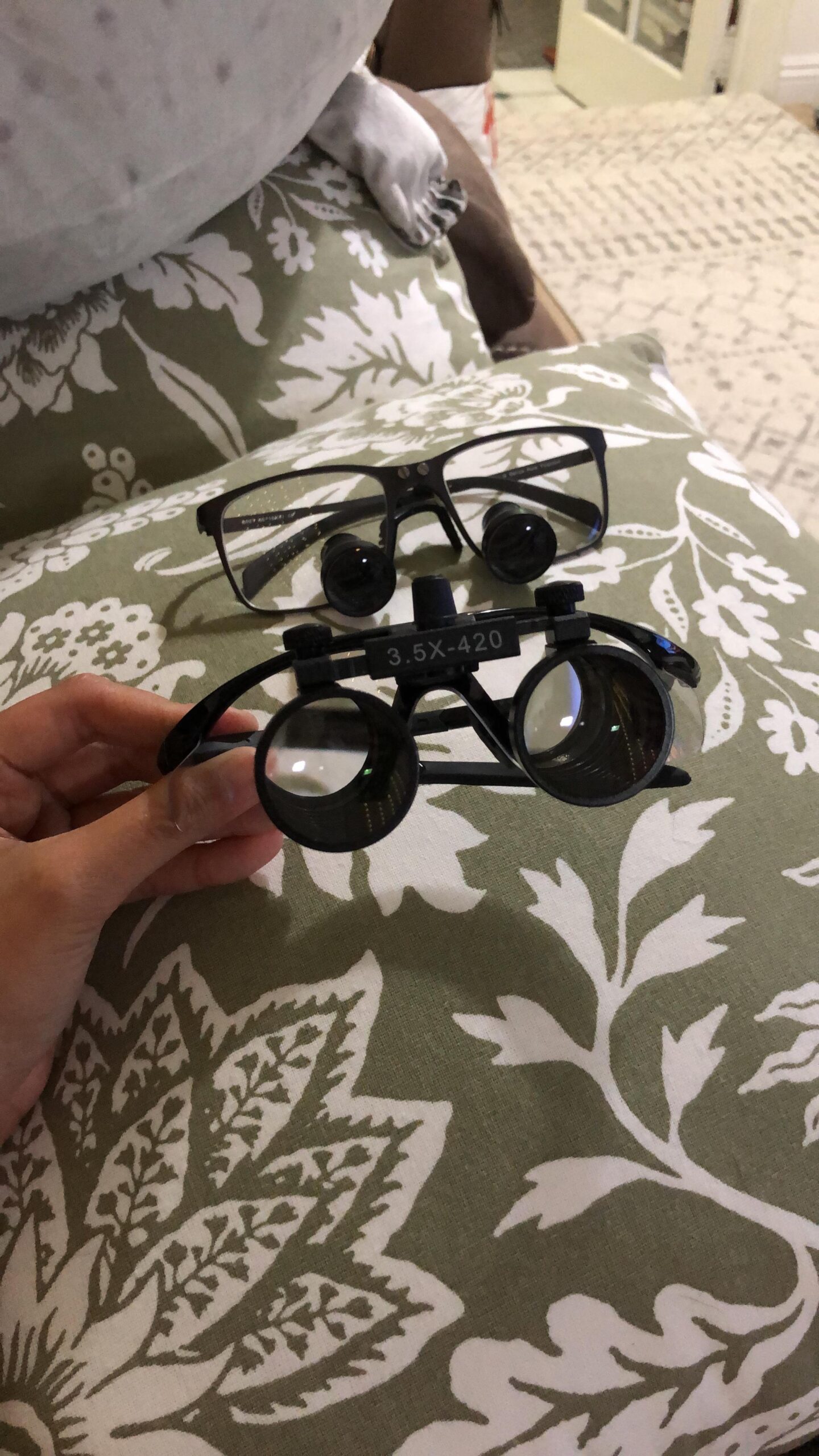 Bestlife 3.5x420mm DentaL Medical Binocular Loupes with Head light Lamp (Black) customer photo 2