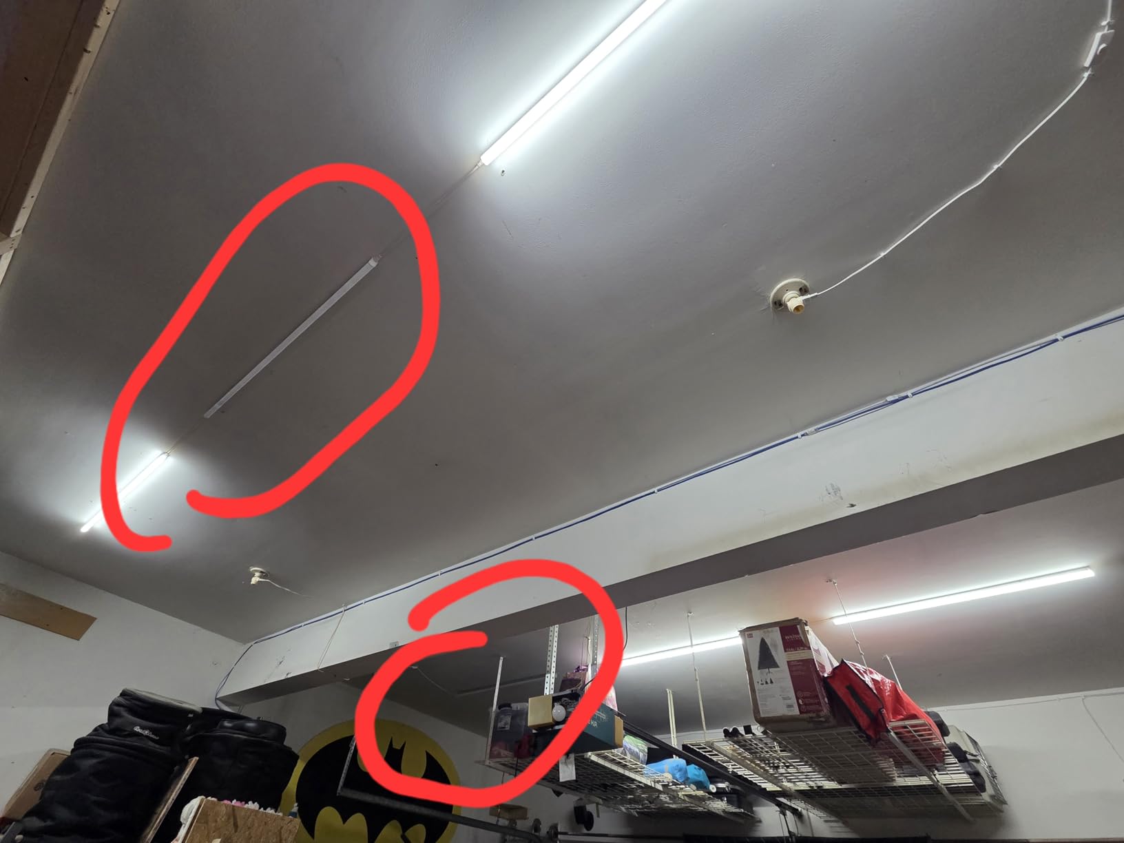Barrina (6 Pack LED T5 Integrated Single Fixture, 4FT, 2200lm, 6500K Super Bright White, 20W Utility LED Shop Light, Ceiling and Under Cabinet Light, Corded Electric with ON/Off Switch, ETL Listed customer photo 2